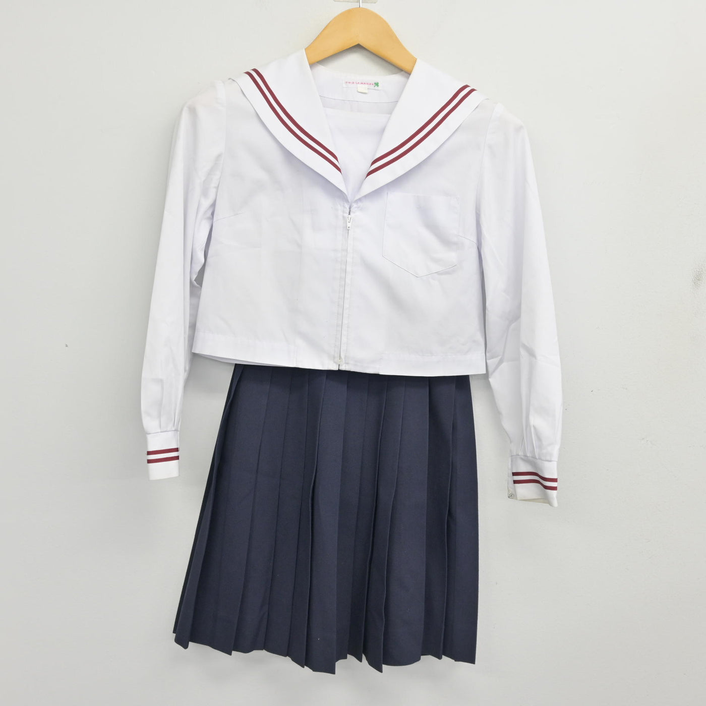 【中古】岐阜県 岐阜西中学校 女子制服 2点 (セーラー服・スカート) sf101431