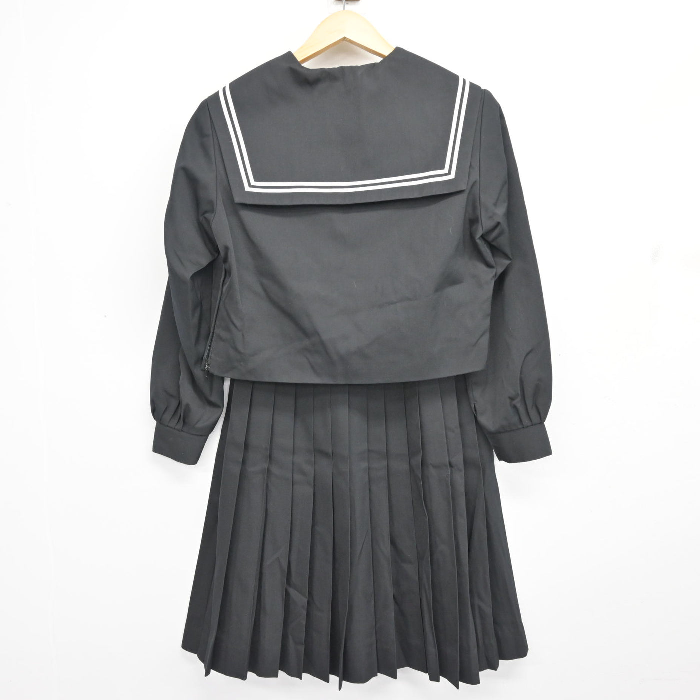 【中古】愛知県 東海中学校 女子制服 2点 (セーラー服・スカート) sf101452