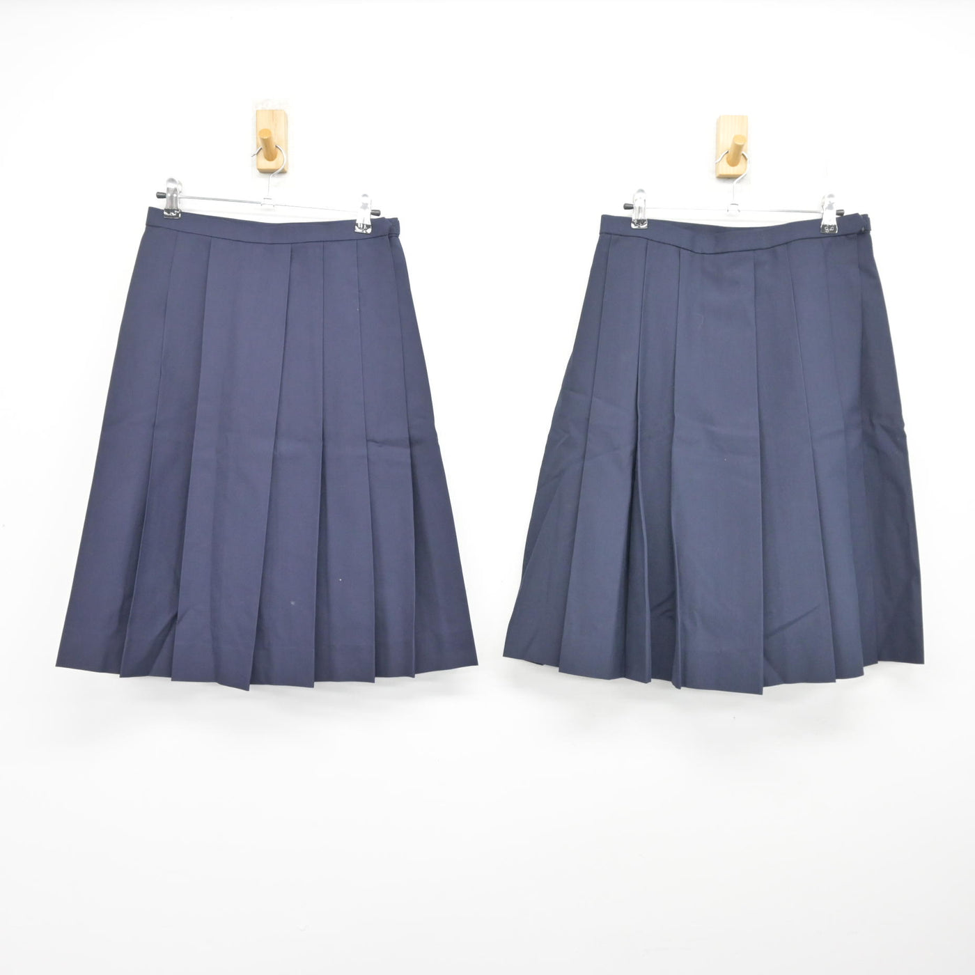 【中古】愛知県 宝陵高等学校 女子制服 4点 (セーラー服・スカート) sf101454
