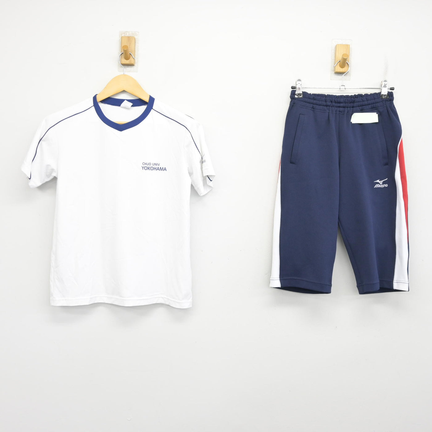 【中古】神奈川県 中央大学附属横浜高等学校 女子制服 2点 (体操服 上・体操服 下) sf101487