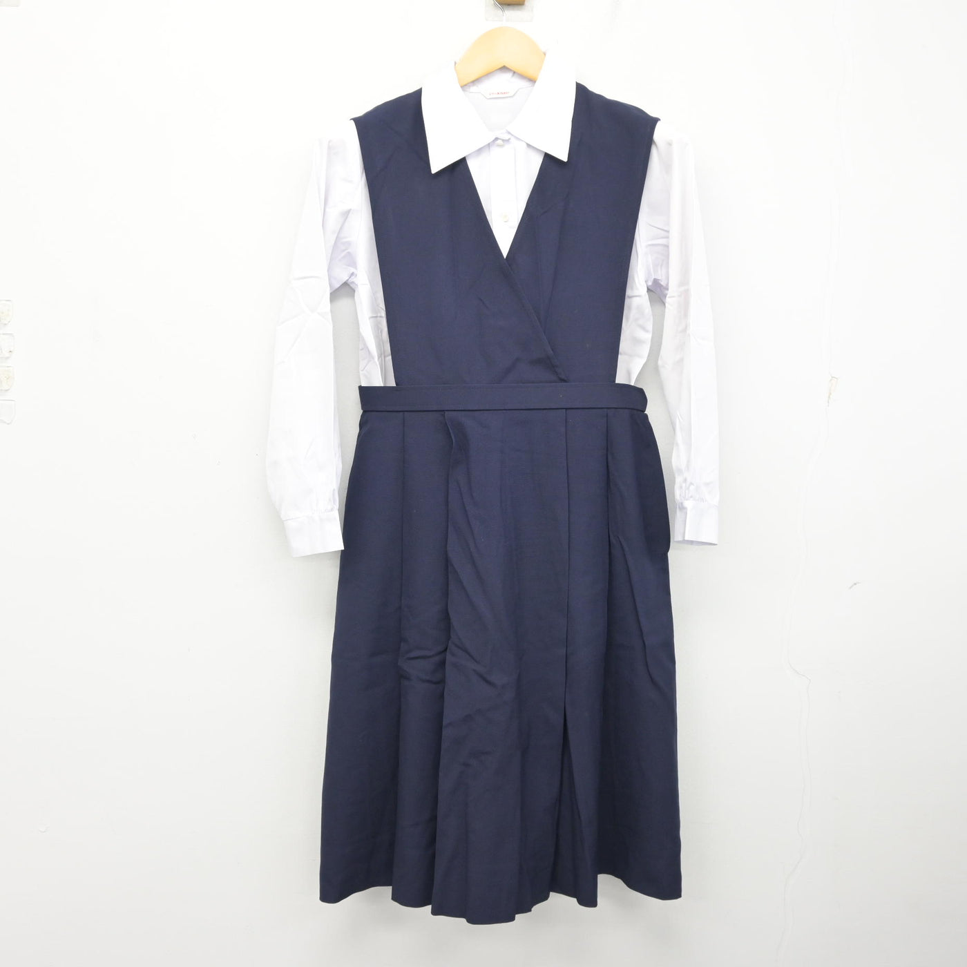 【中古】和歌山県 和歌山信愛高等学校 女子制服 2点 (シャツ・ジャンパースカート) sf101490