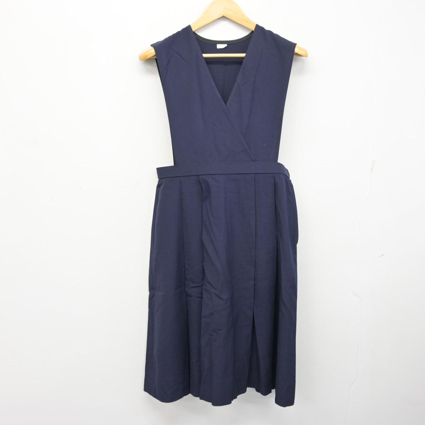 【中古】和歌山県 和歌山信愛高等学校 女子制服 2点 (シャツ・ジャンパースカート) sf101490