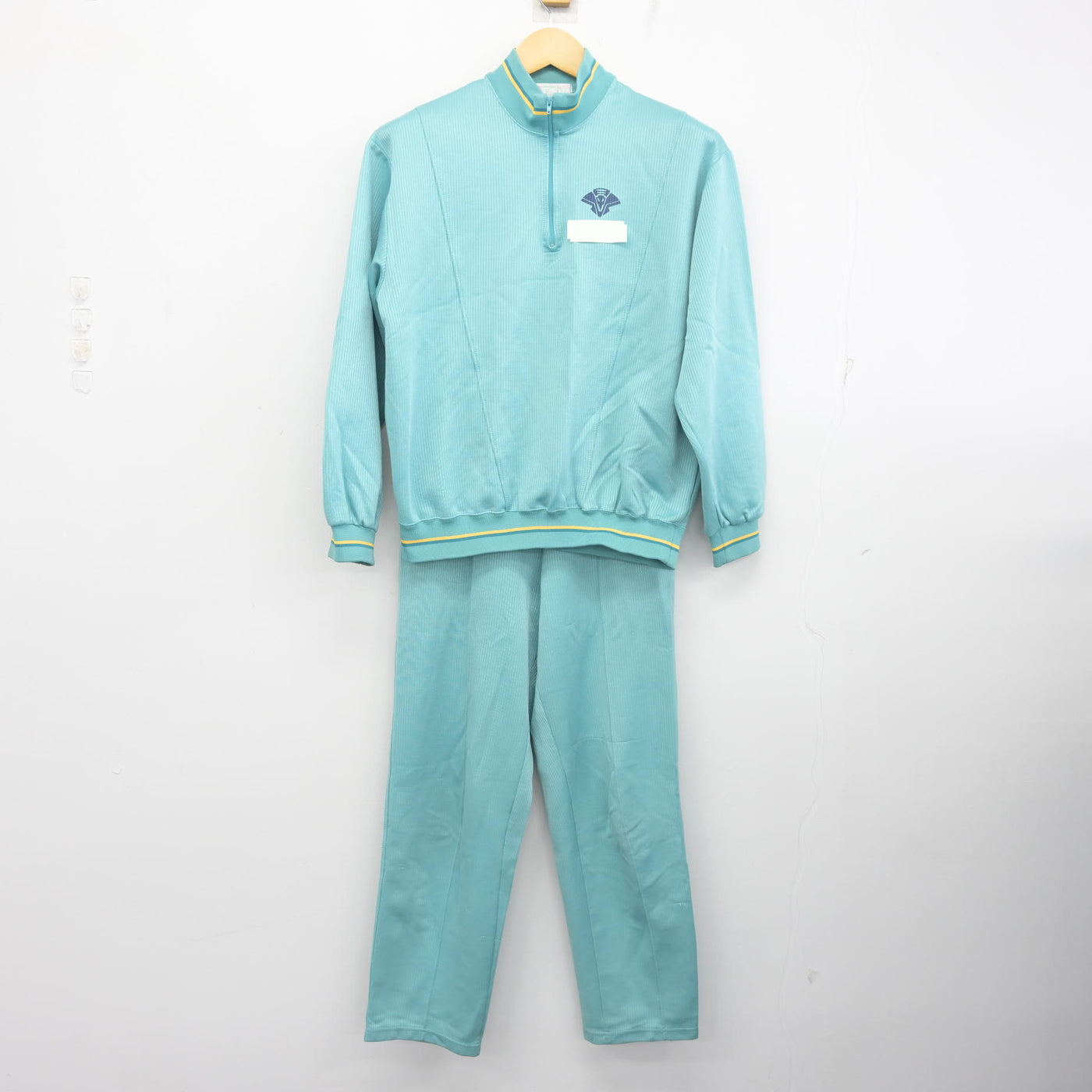 【中古】宮城県 日吉台中学校 女子制服 2点 (ジャージ 上・ジャージ 下) sf101514