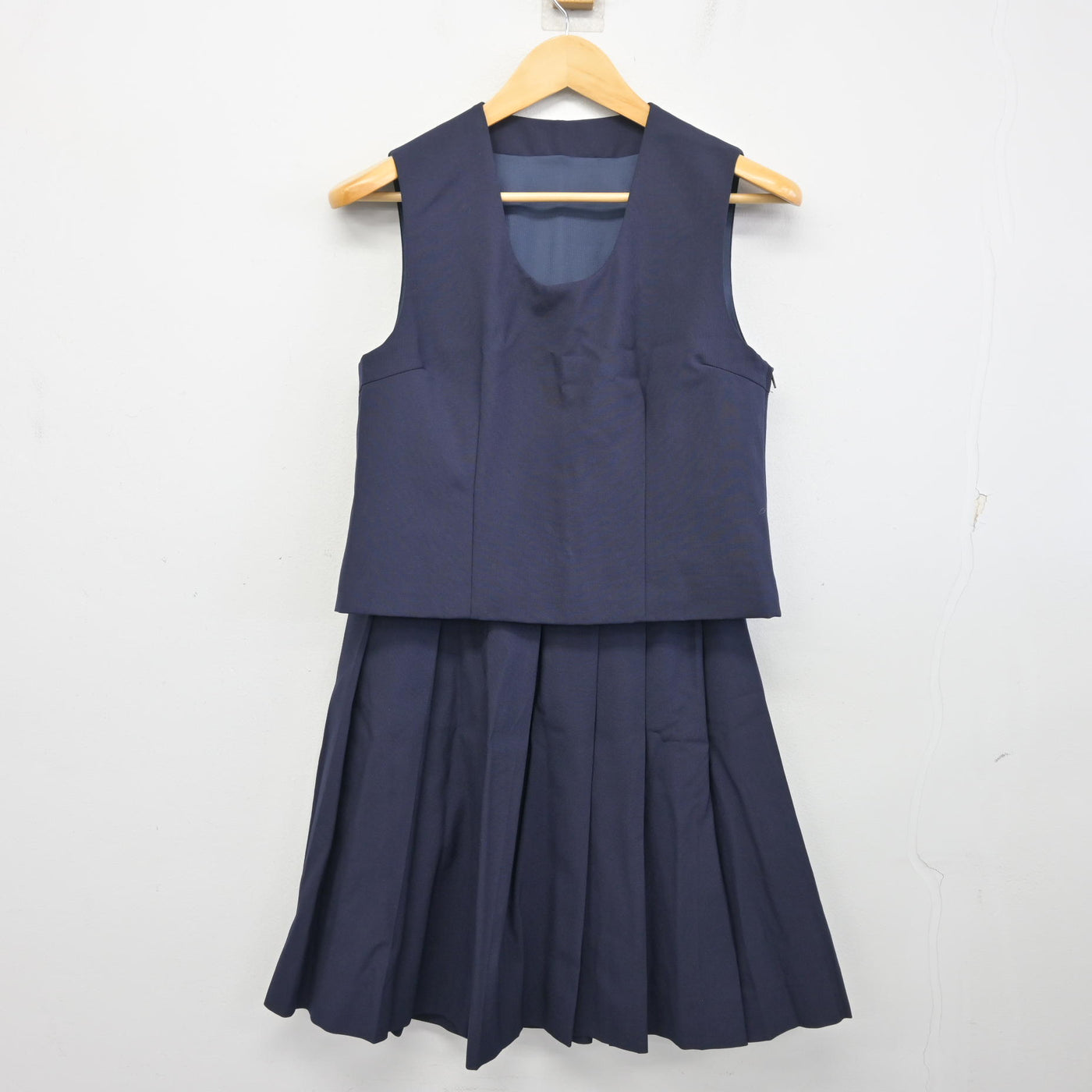 【中古】群馬県 高松中学校 女子制服 3点 (ブレザー・ベスト・スカート) sf101576