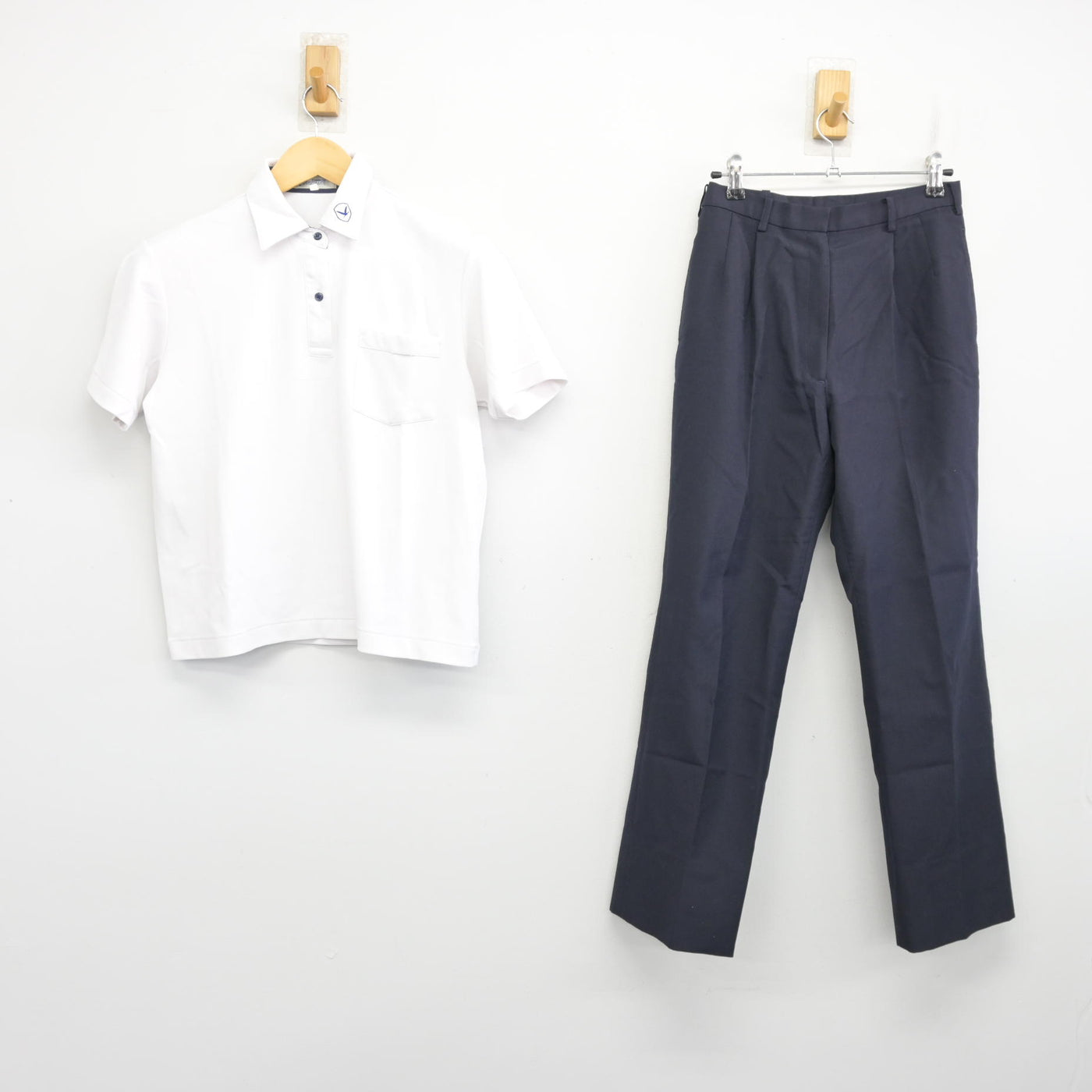 【中古】大阪府 白鷺中学校 女子制服 2点 (シャツ・ズボン) sf101619