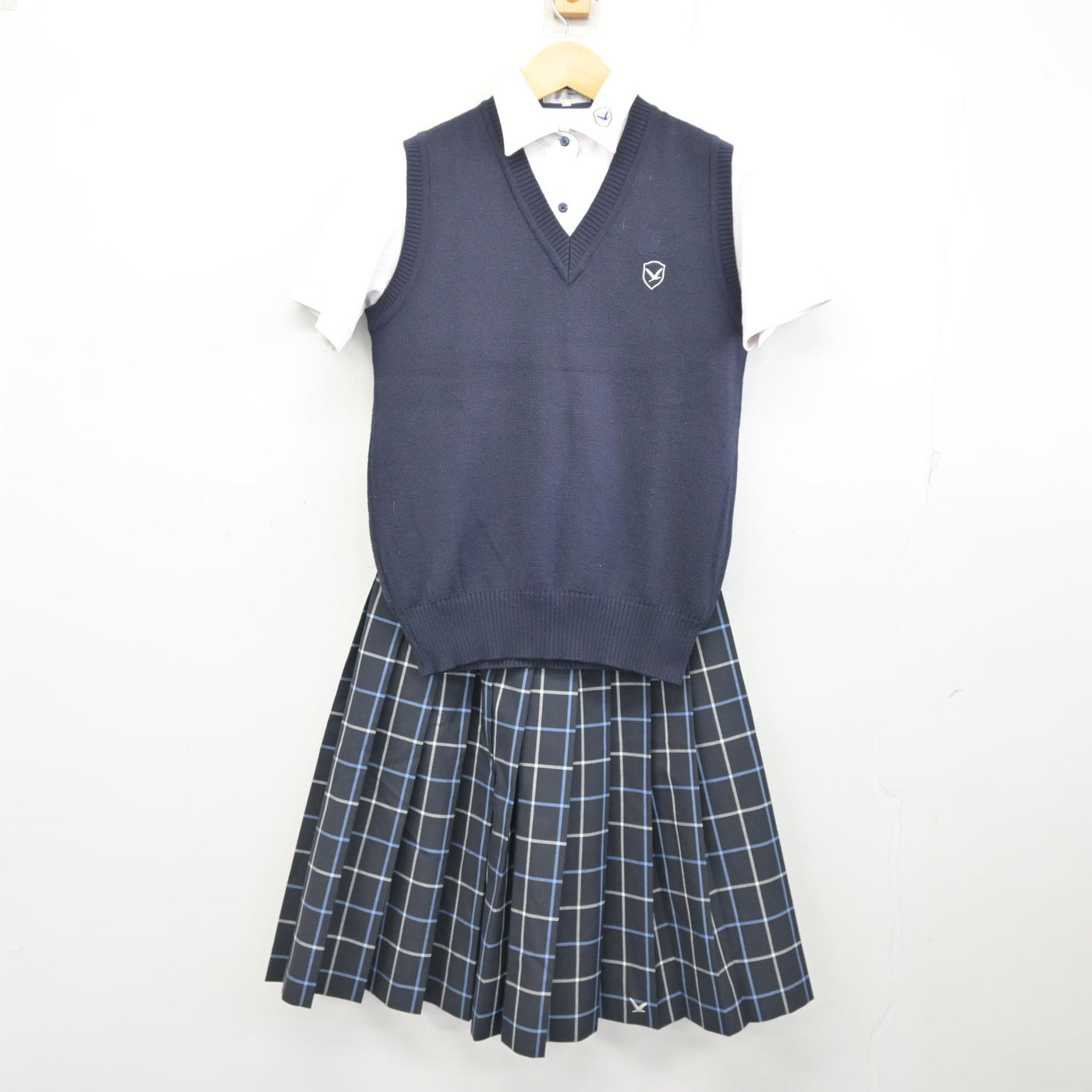 【中古】大阪府 白鷺中学校 女子制服 3点 (ニットベスト・シャツ・スカート) sf101620