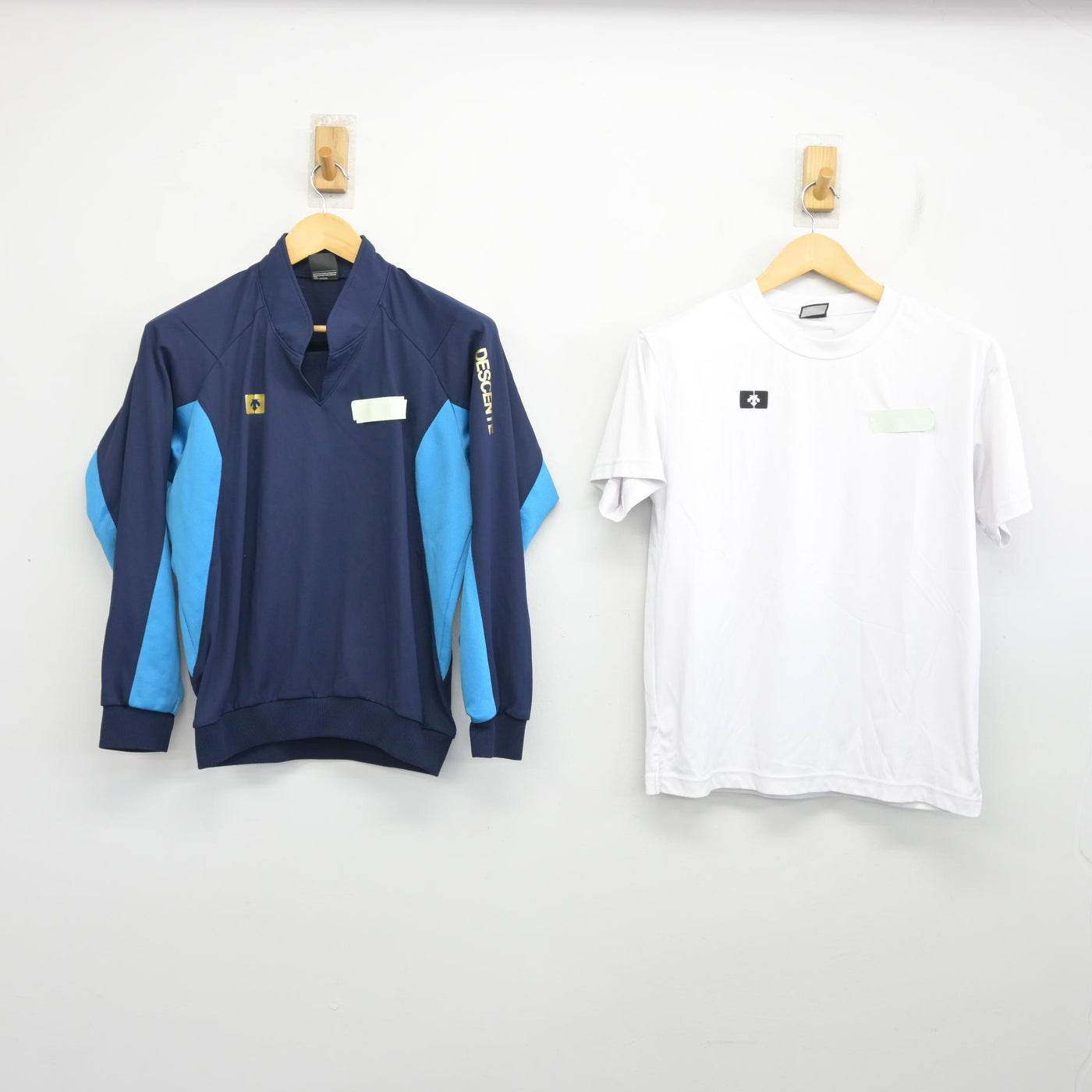 【中古】大阪府 白鷺中学校 女子制服 2点 (ジャージ 上・体操服 上) sf101621