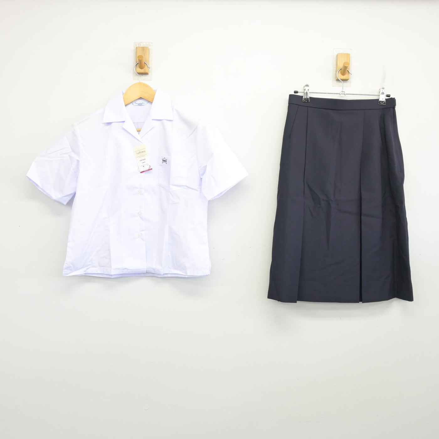 【中古】静岡県 静岡市立東中学校 女子制服 3点 (シャツ・スカート) sf101624