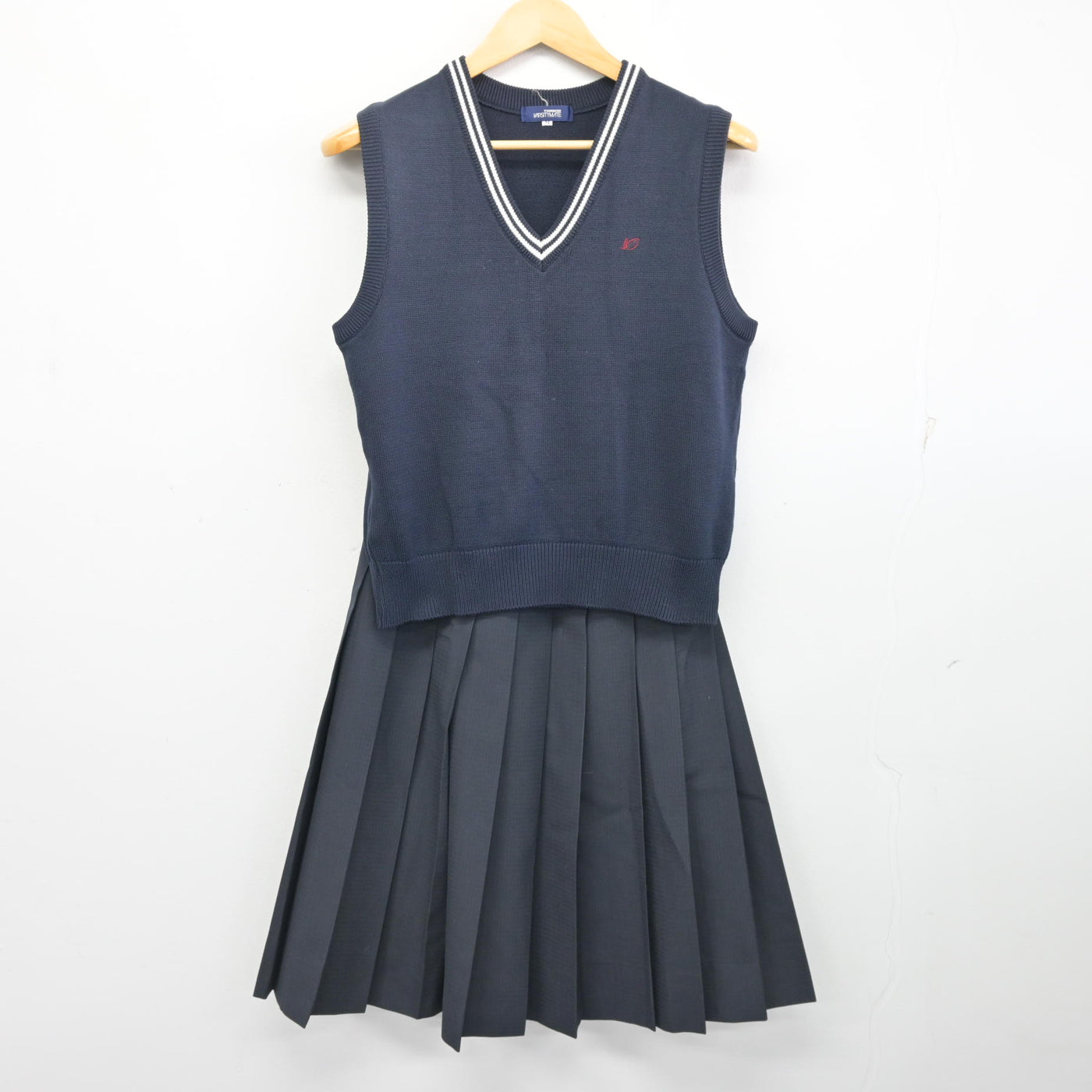 【中古】福岡県 福岡大学附属大濠高等学校 女子制服 2点 (ニットベスト・スカート) sf101627