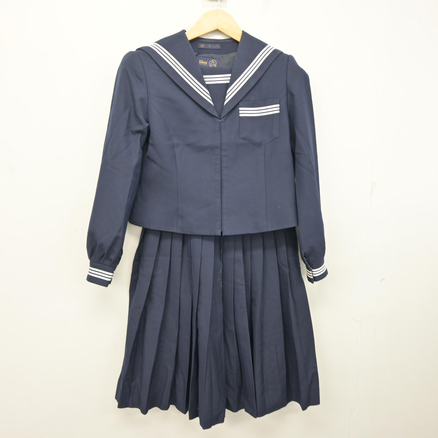 【中古】静岡県 周南中学校 女子制服 2点 (セーラー服・スカート) sf101665