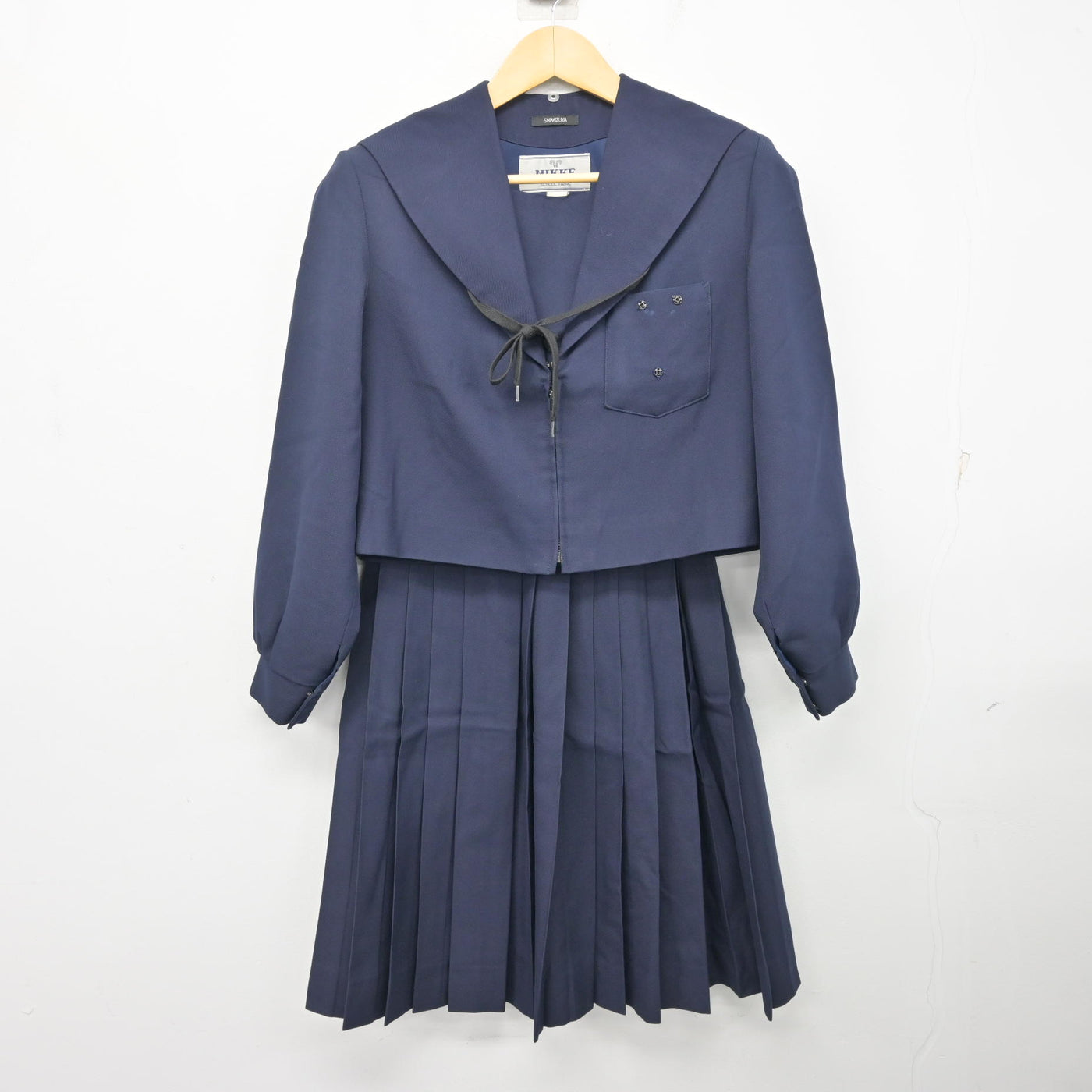 【中古】愛知県 大曽根中学校 女子制服 3点 (セーラー服・スカート) sf101702