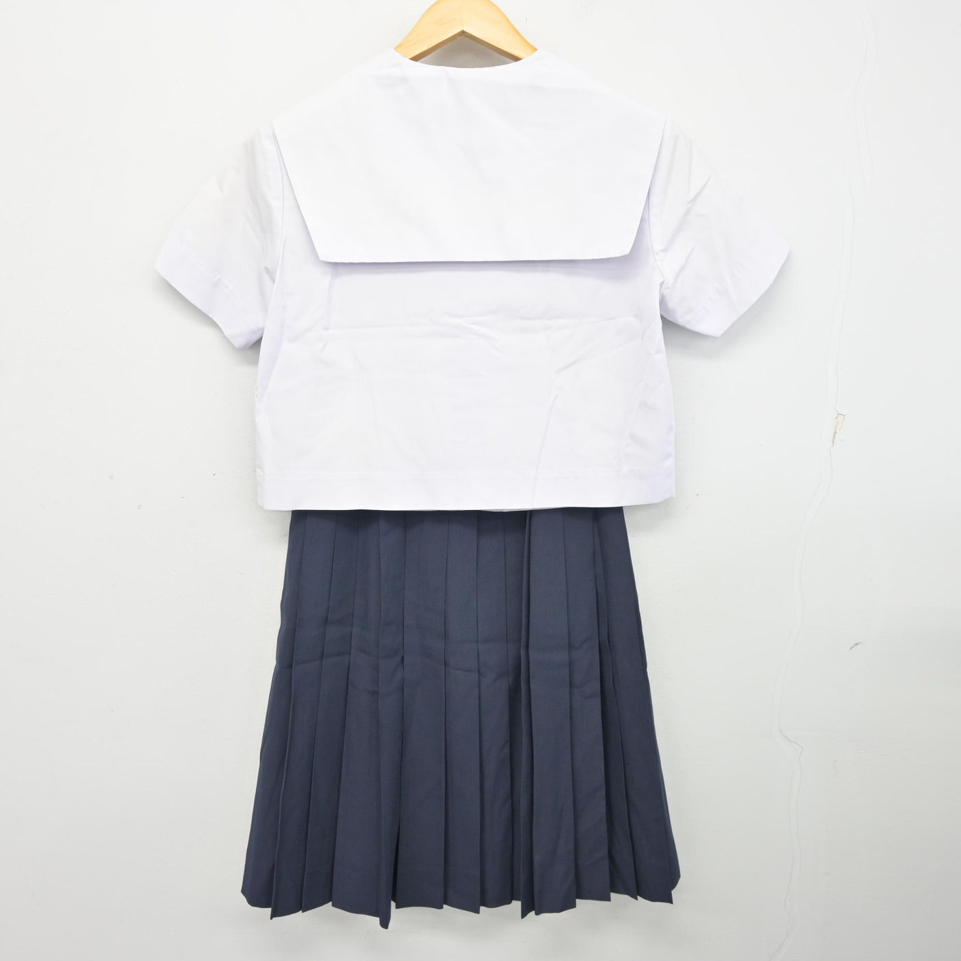 【中古】愛知県 大曽根中学校 女子制服 2点 (セーラー服・スカート) sf101704