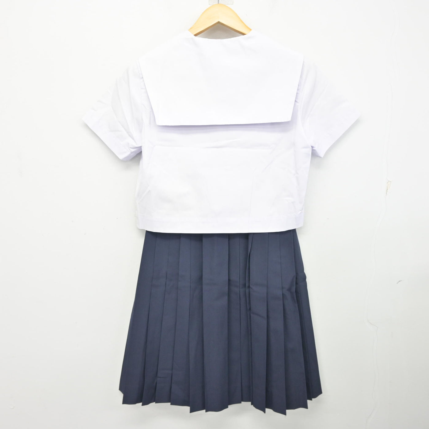 【中古】愛知県 大曽根中学校 女子制服 2点 (セーラー服・スカート) sf101706