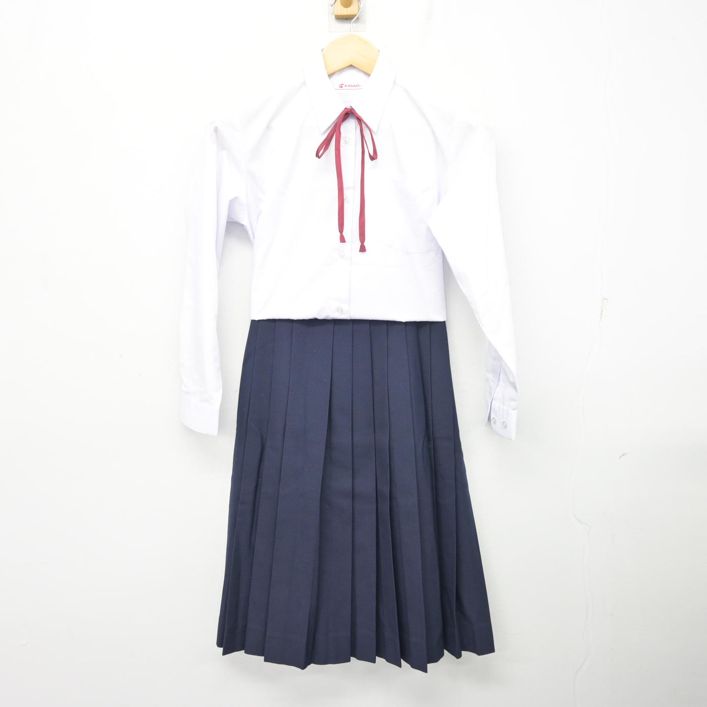 【中古】千葉県 東国分中学校 女子制服 4点 (ブレザー・シャツ・スカート) sf101732