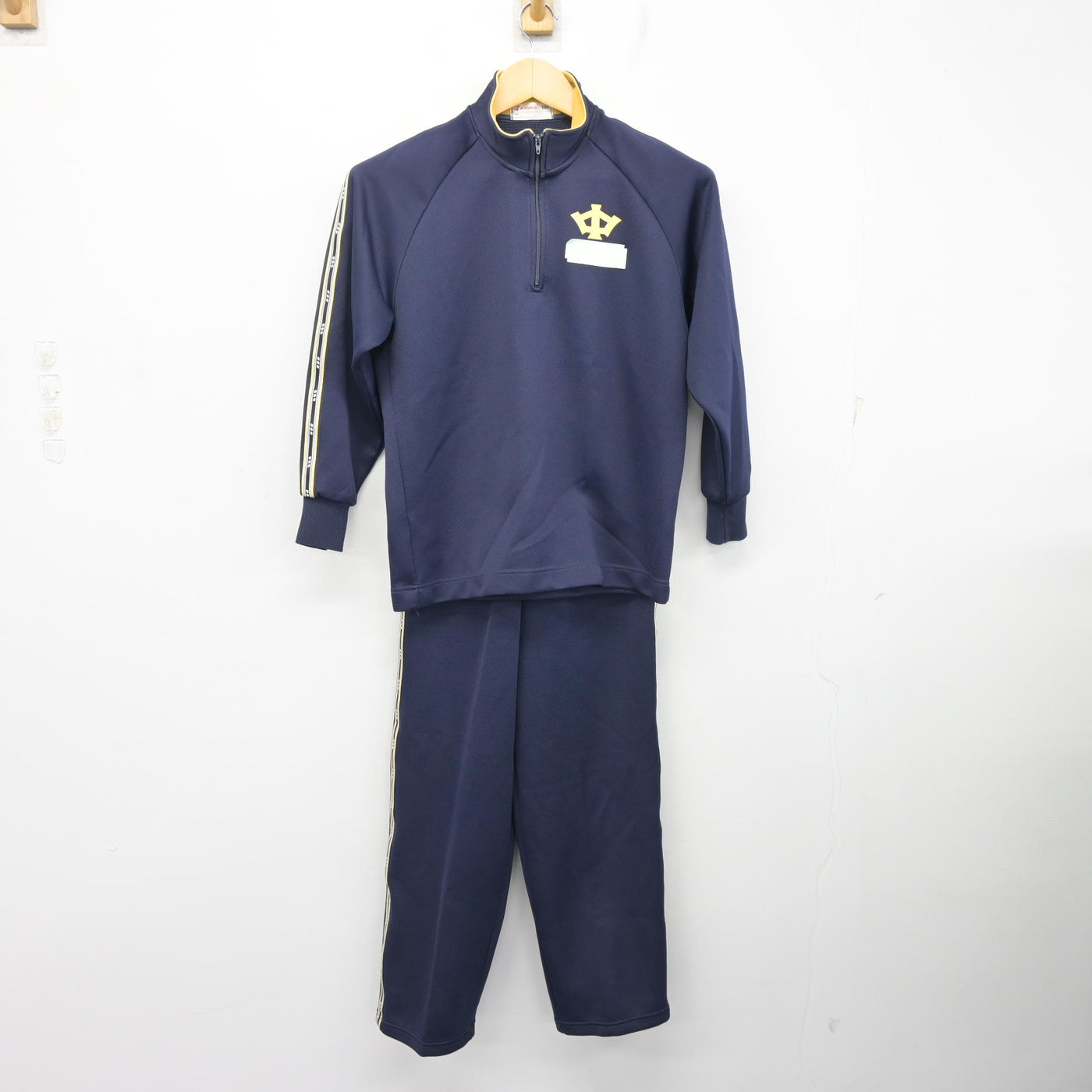 【中古】広島県 五日市中学校 女子制服 3点 (ジャージ 上・体操服 上・ジャージ 下) sf101735
