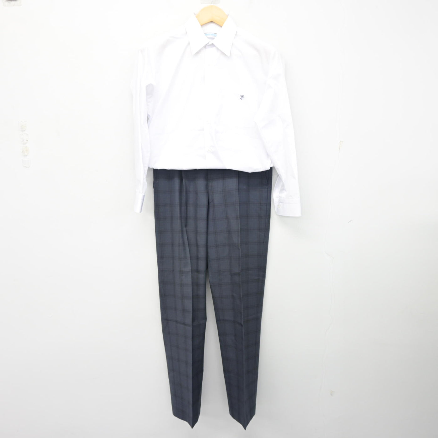 【中古】茨城県 茨城高等学校・茨城中学校 男子制服 4点 (ブレザー・シャツ・ズボン) sf101791