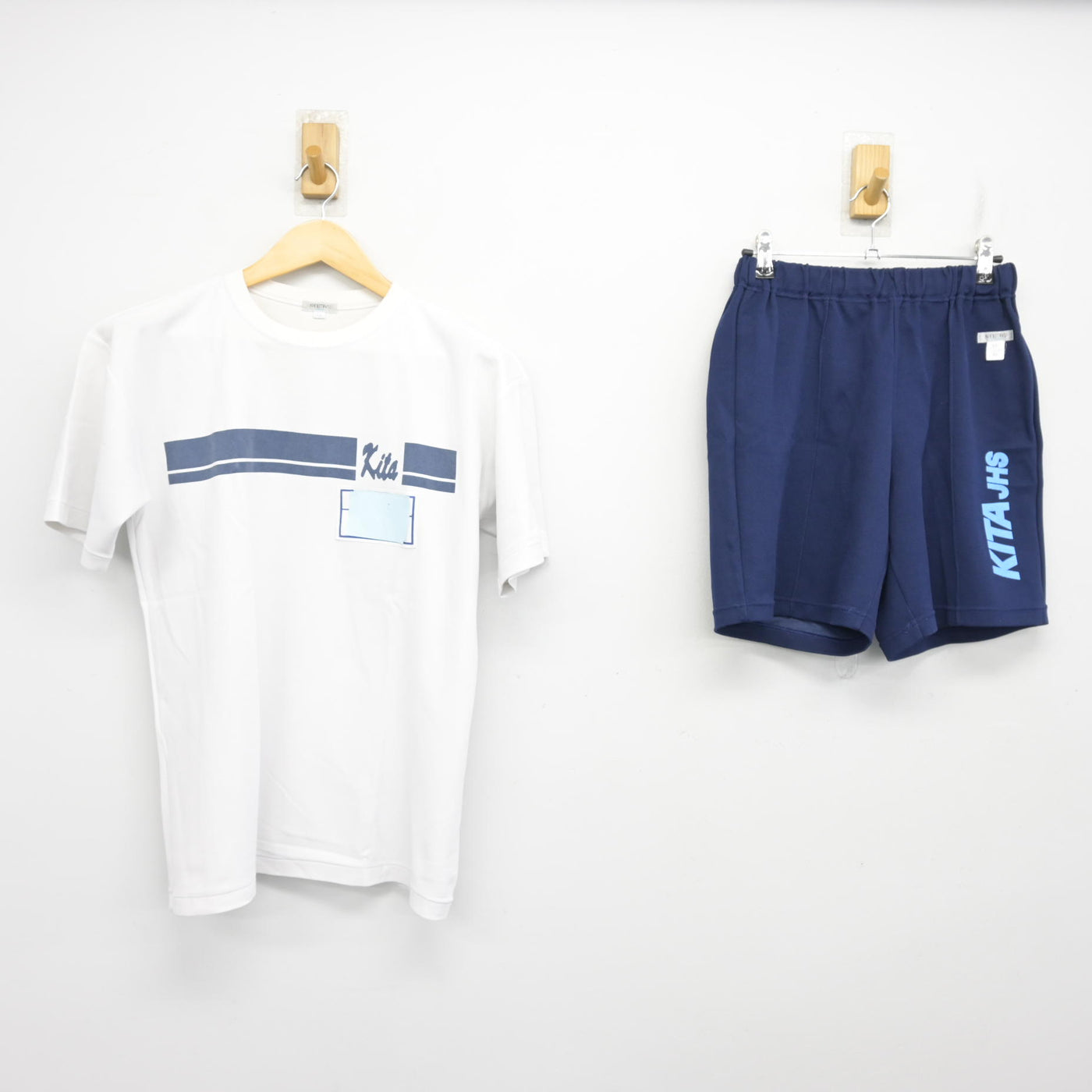 【中古】埼玉県 越谷市立北中学校 女子制服 2点 (体操服 上・体操服 下) sf101798