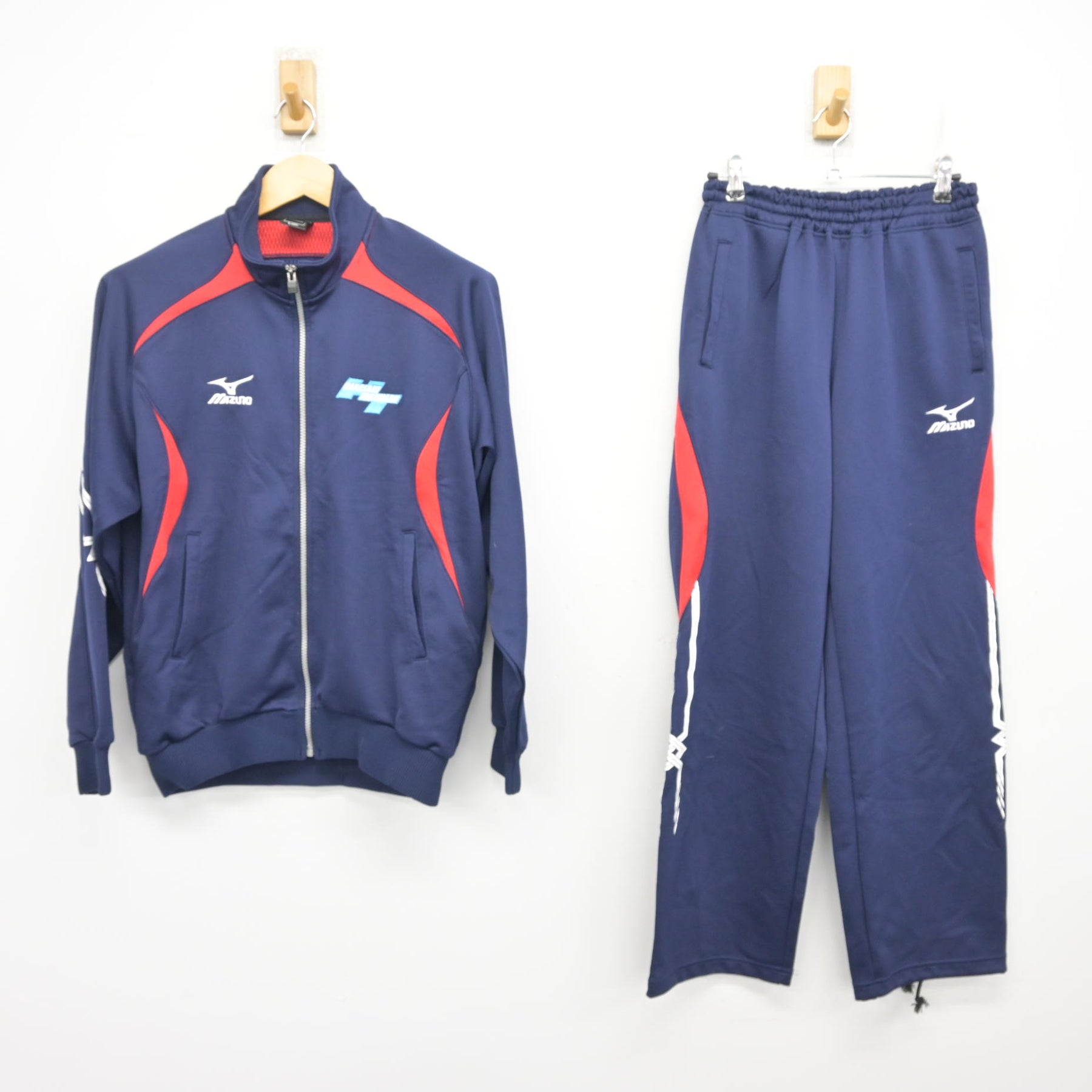 中古】埼玉県 花咲徳栄高等学校 女子制服 2点 (ジャージ 上・ジャージ
