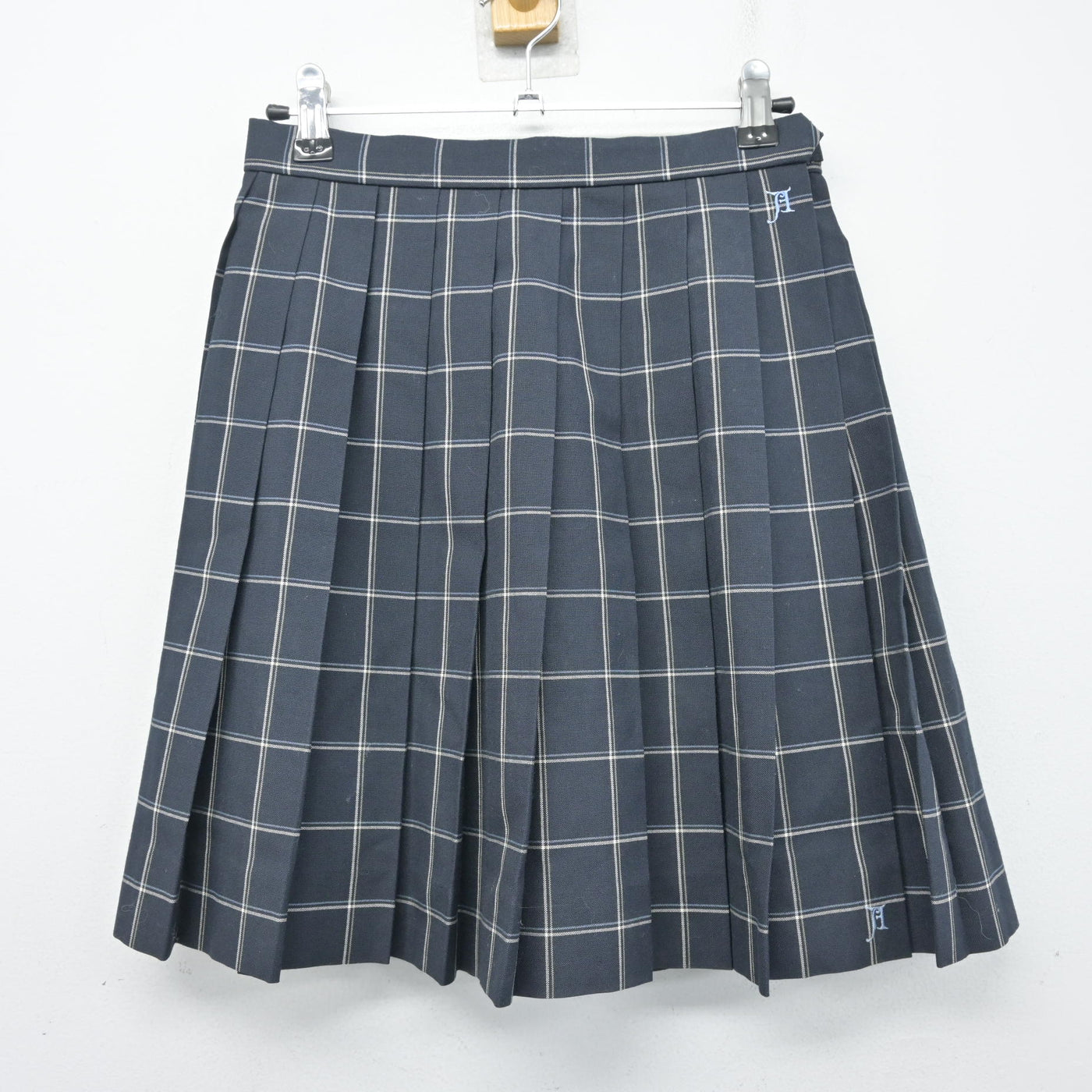 【中古】東京都 足立高等学校 女子制服 2点 (シャツ・スカート) sf101835