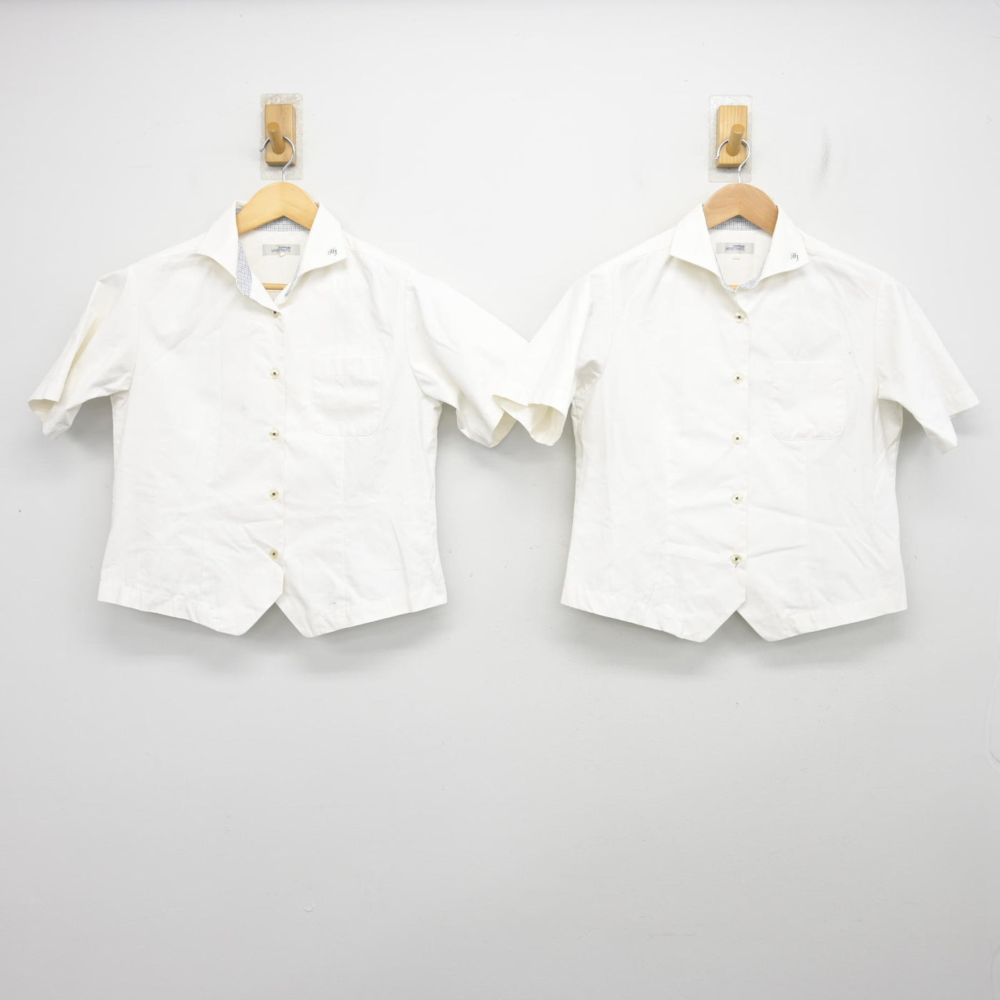 【中古】東京都 八王子実践高等学校 女子制服 2点 (シャツ) sf101837