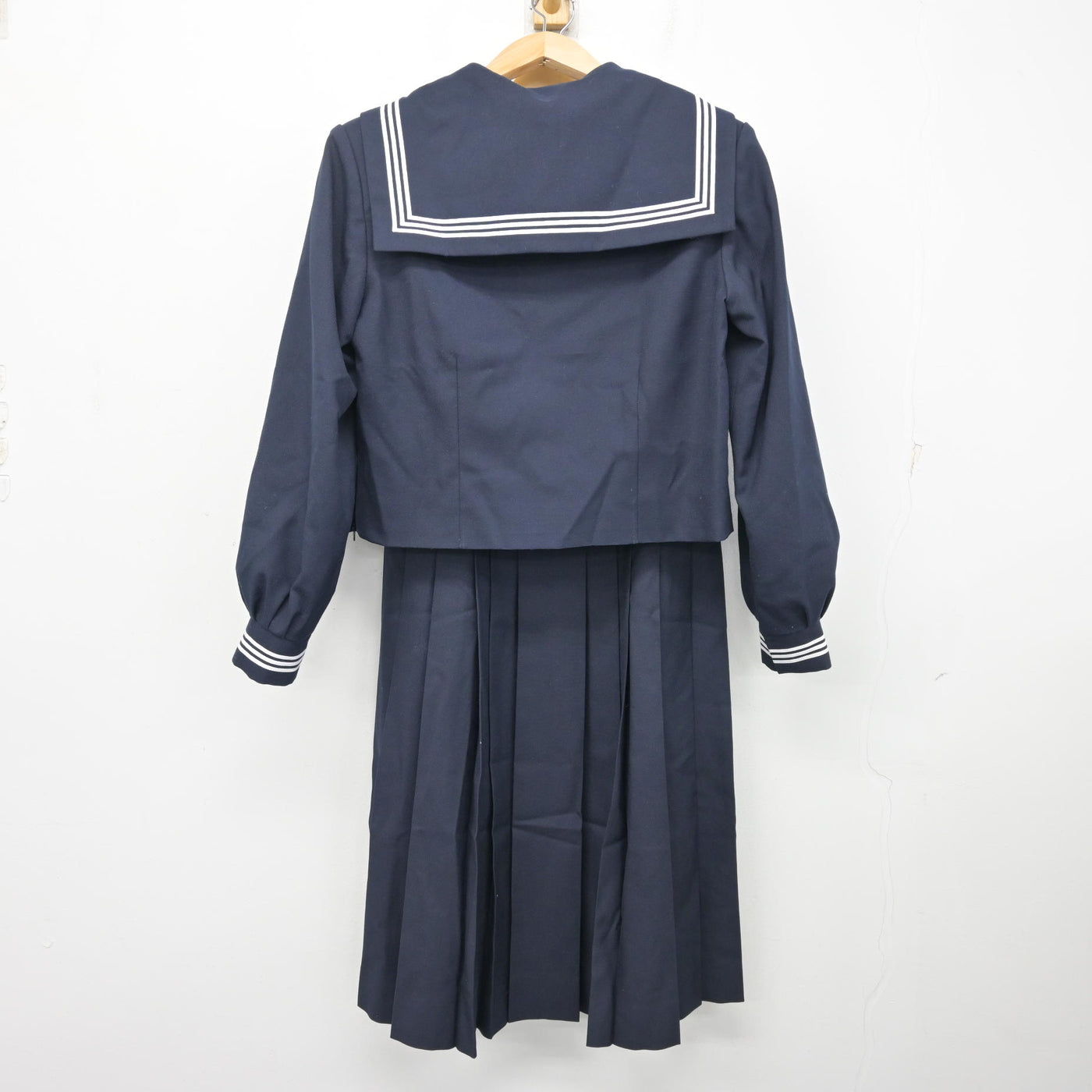 【中古】千葉県 浦安中学校 女子制服 4点 (セーラー服・ジャンパースカート) sf101843