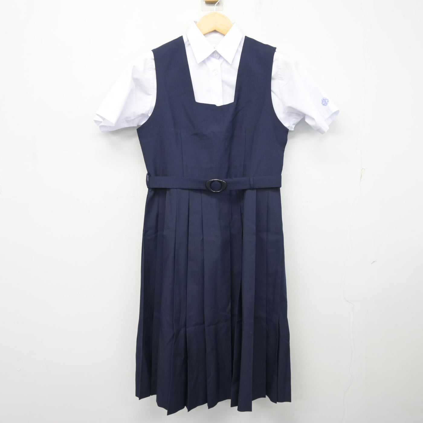 【中古】千葉県 浦安中学校 女子制服 2点 (シャツ・ジャンパースカート) sf101844