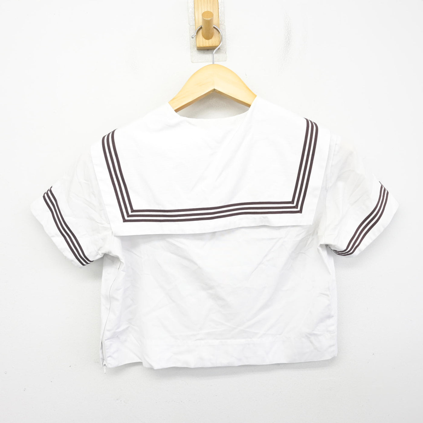 【中古】神奈川県 横浜富士見丘学園高等学校 女子制服 2点 (セーラー服・スカート) sf101937