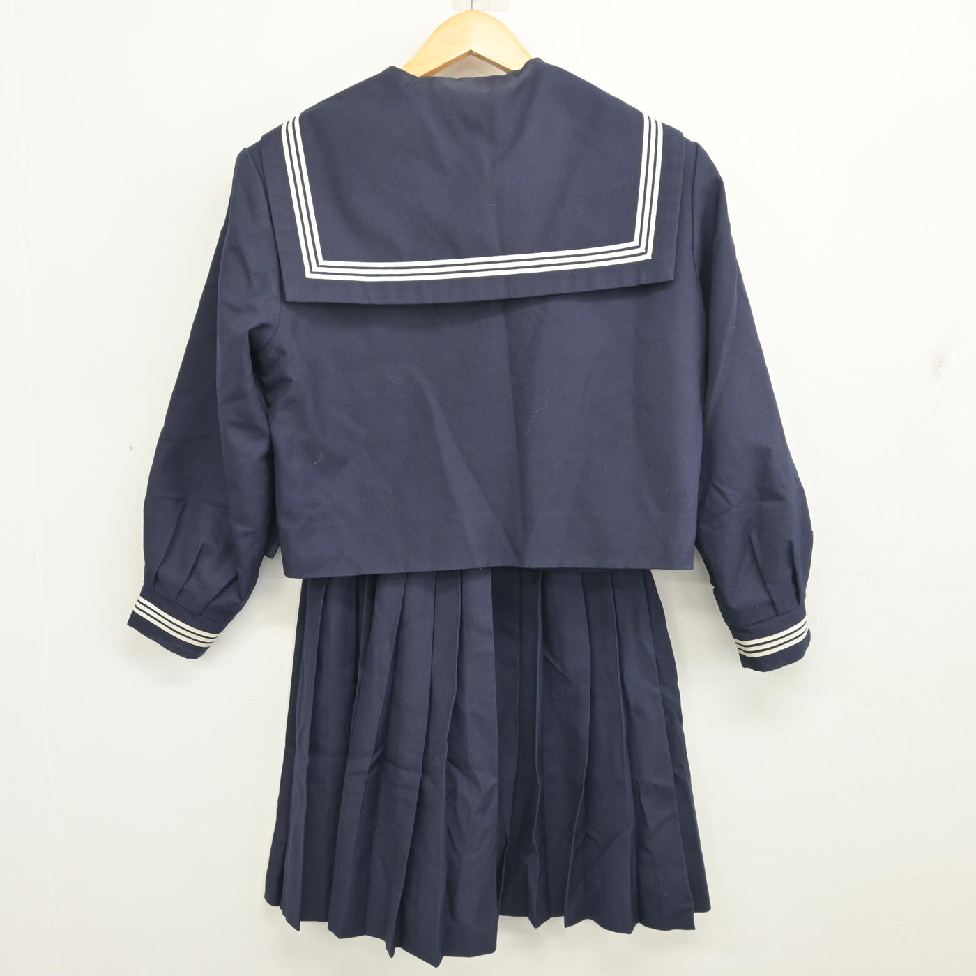 【中古】兵庫県 飾磨東中学校 女子制服 2点 (セーラー服・スカート) sf101945