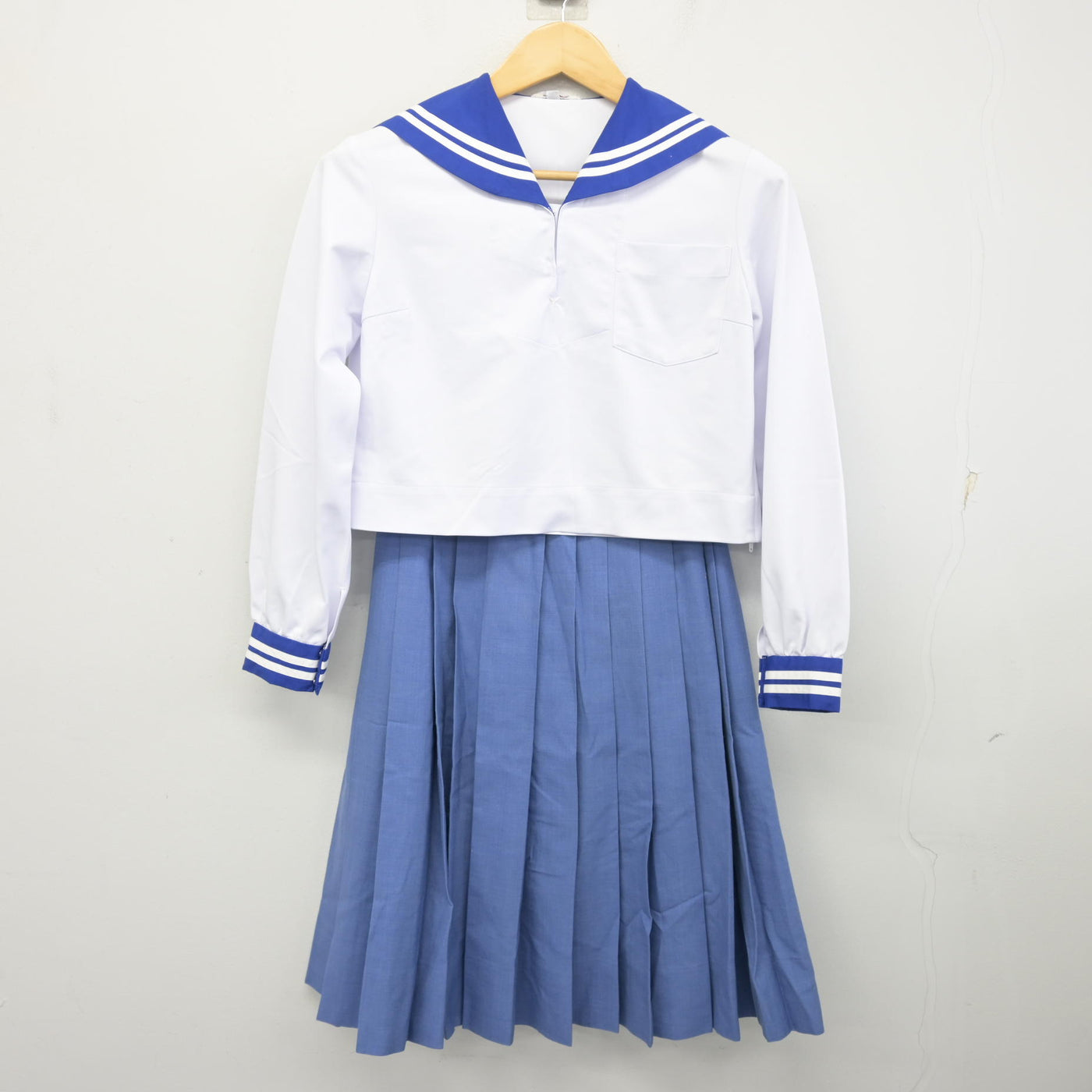 【中古】熊本県 出水中学校 女子制服 3点 (セーラー服・スカート) sf102010
