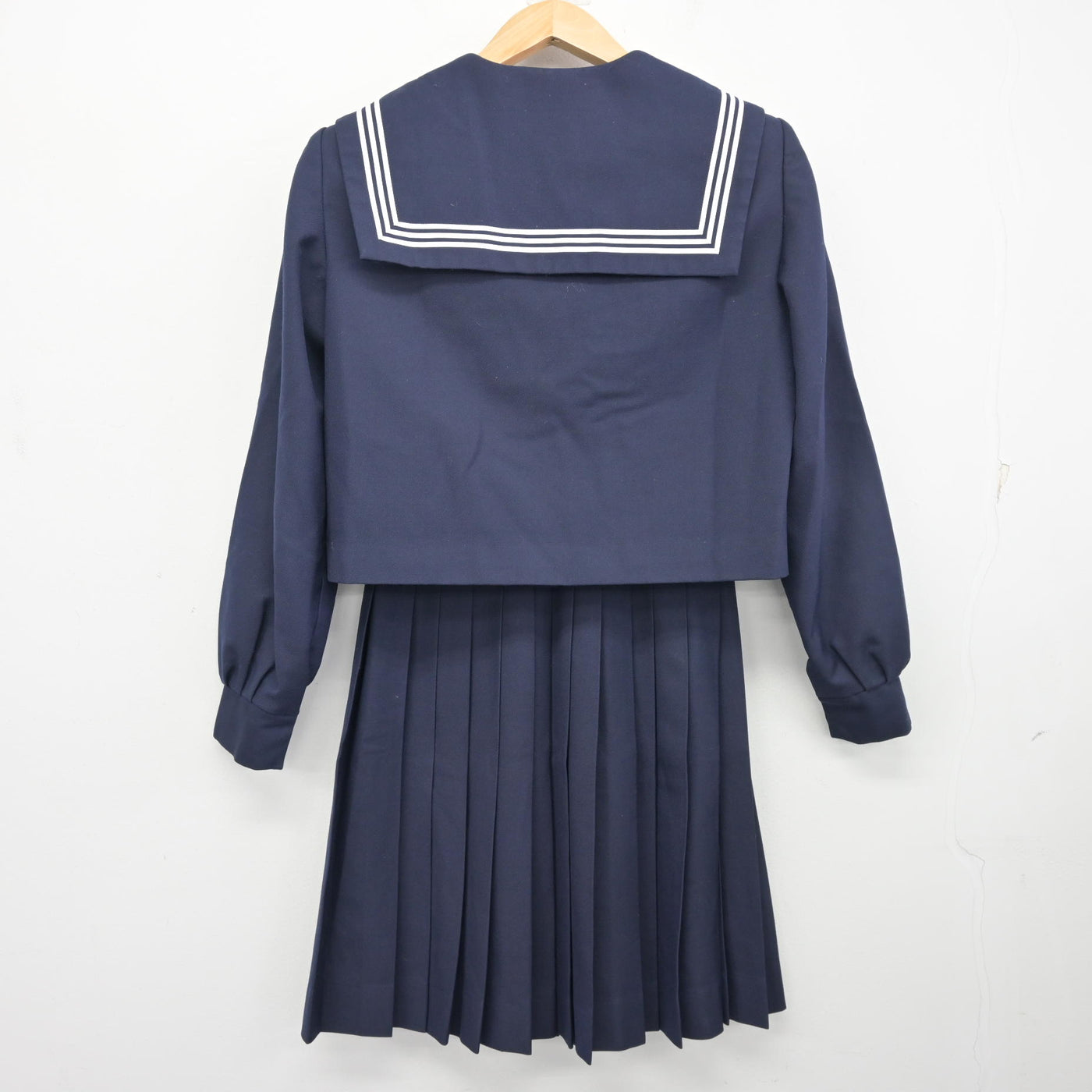 【中古】岐阜県 輪之内中学校 女子制服 3点 (セーラー服・スカート) sf102015