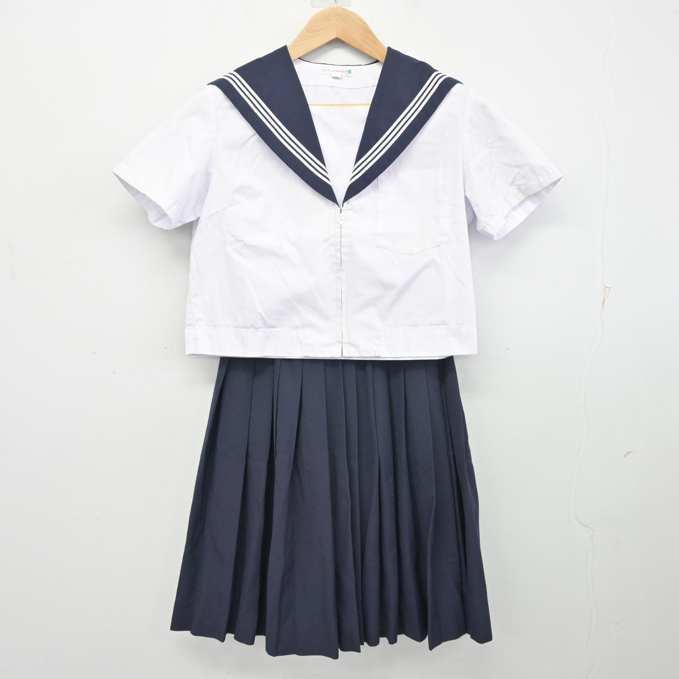 【中古】岐阜県 輪之内中学校 女子制服 2点 (セーラー服・スカート) sf102016