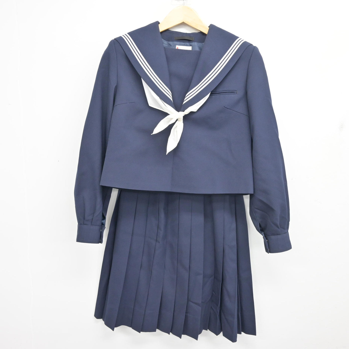 【中古】佐賀県 田代中学校 女子制服 3点 (セーラー服・スカート) sf102036