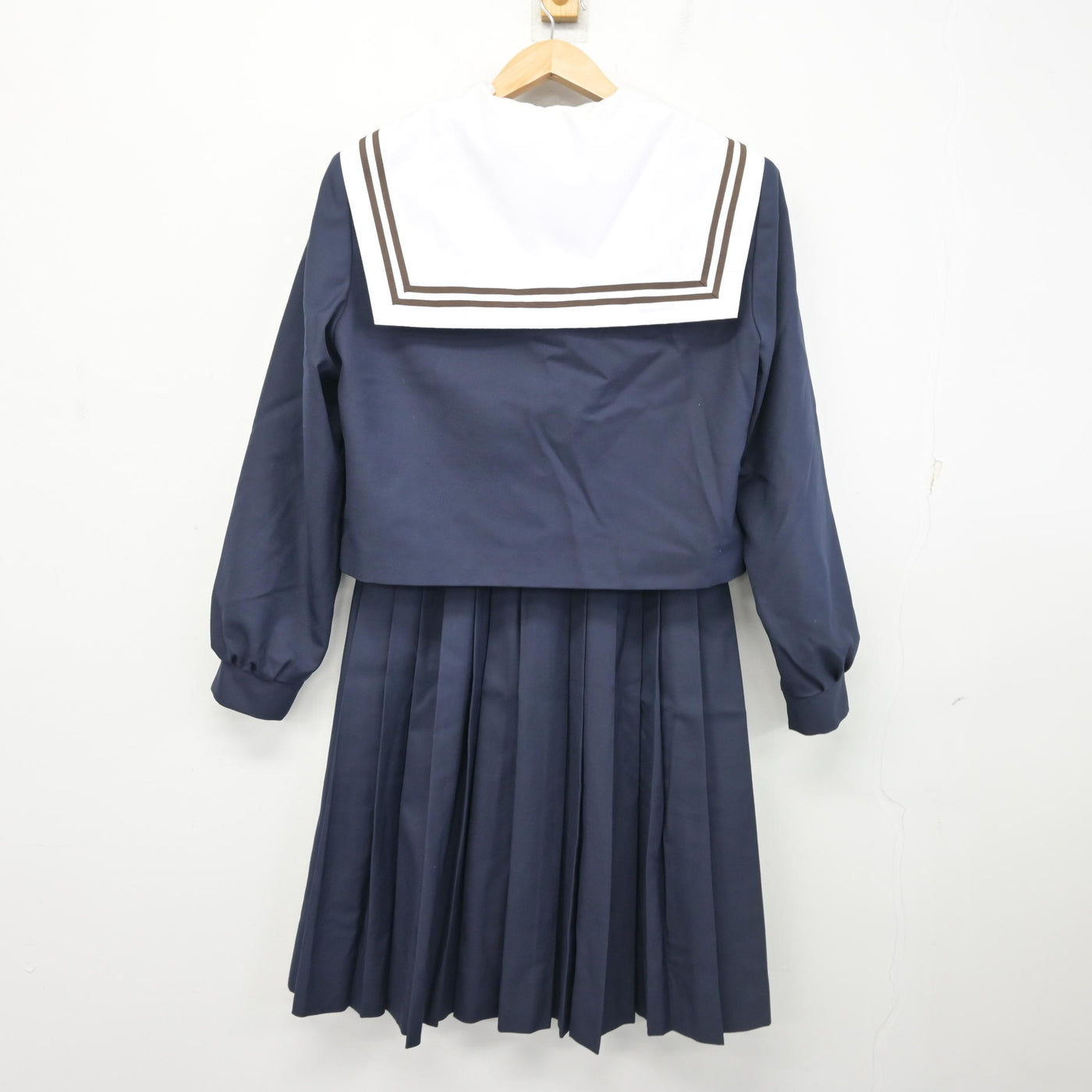 【中古】愛知県 春日井高等学校/旧制服 女子制服 4点 (セーラー服・スカート・スカート) sf102096