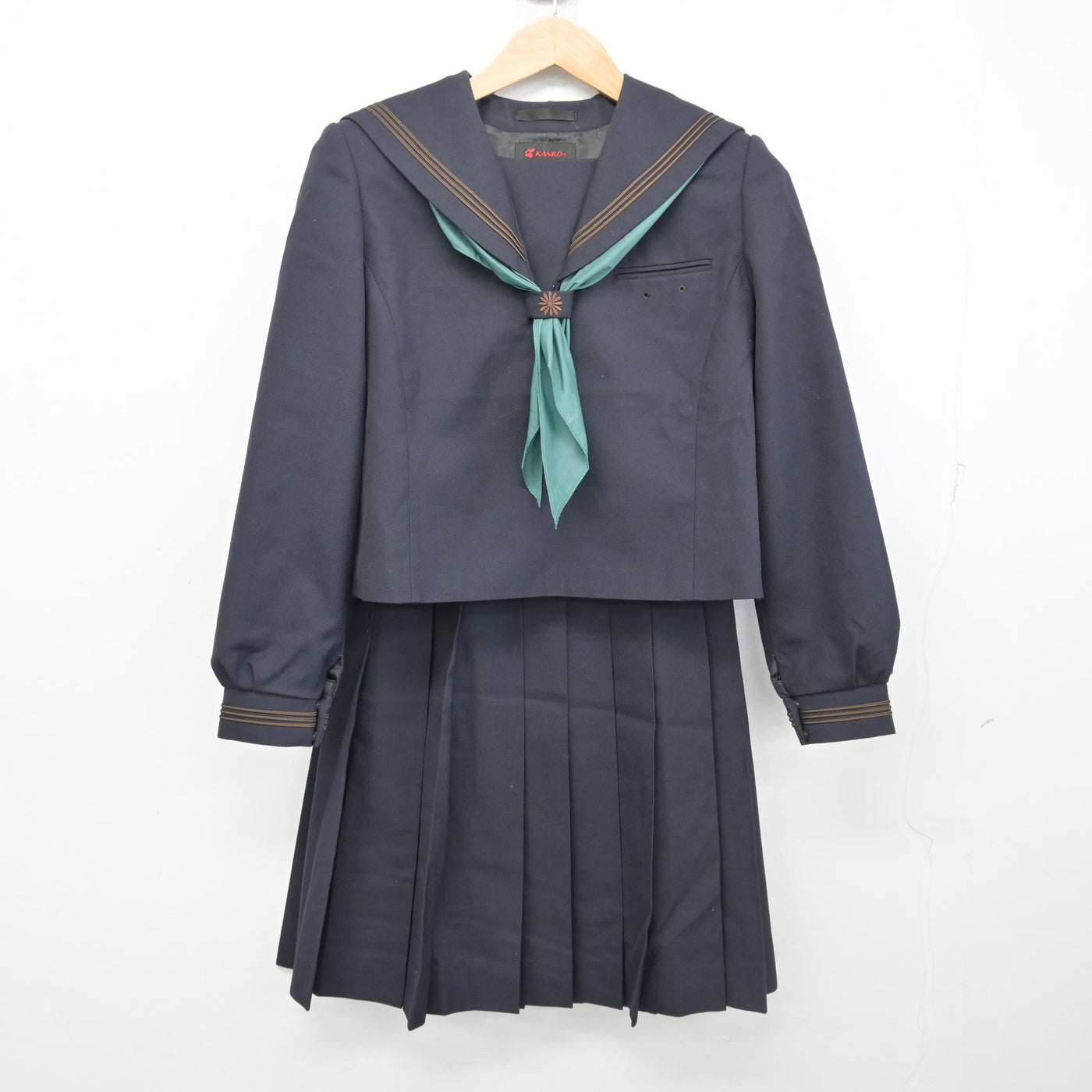 【中古】東京都 大森第四中学校 女子制服 3点 (セーラー服・スカート) sf102105
