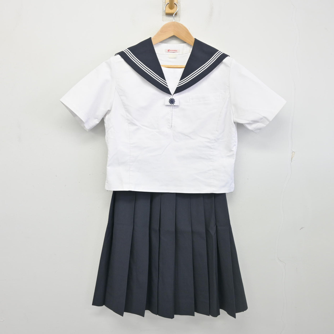 【中古】東京都 大森第四中学校 女子制服 3点 (セーラー服・セーラー服・スカート) sf102106