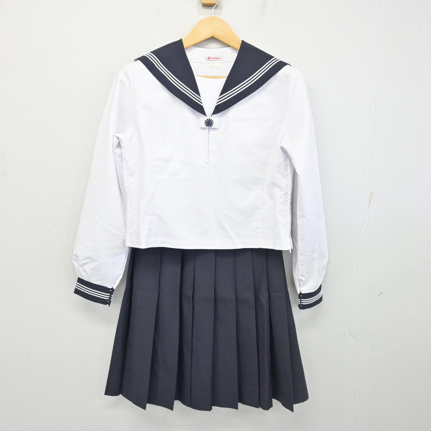 【中古】東京都 大森第四中学校 女子制服 3点 (セーラー服・セーラー服・スカート) sf102106