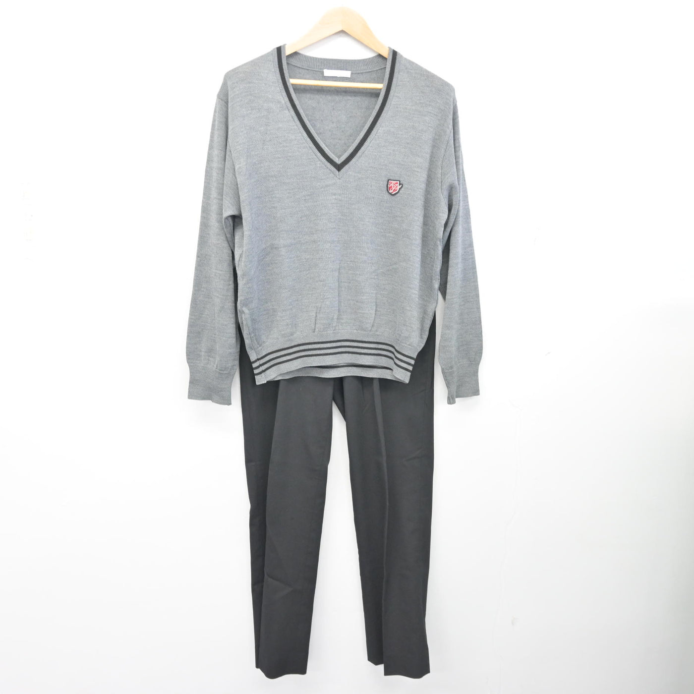 【中古】福岡県 九州国際大学付属高等学校 男子制服 3点 (ブレザー・ニット・ズボン) sf102151