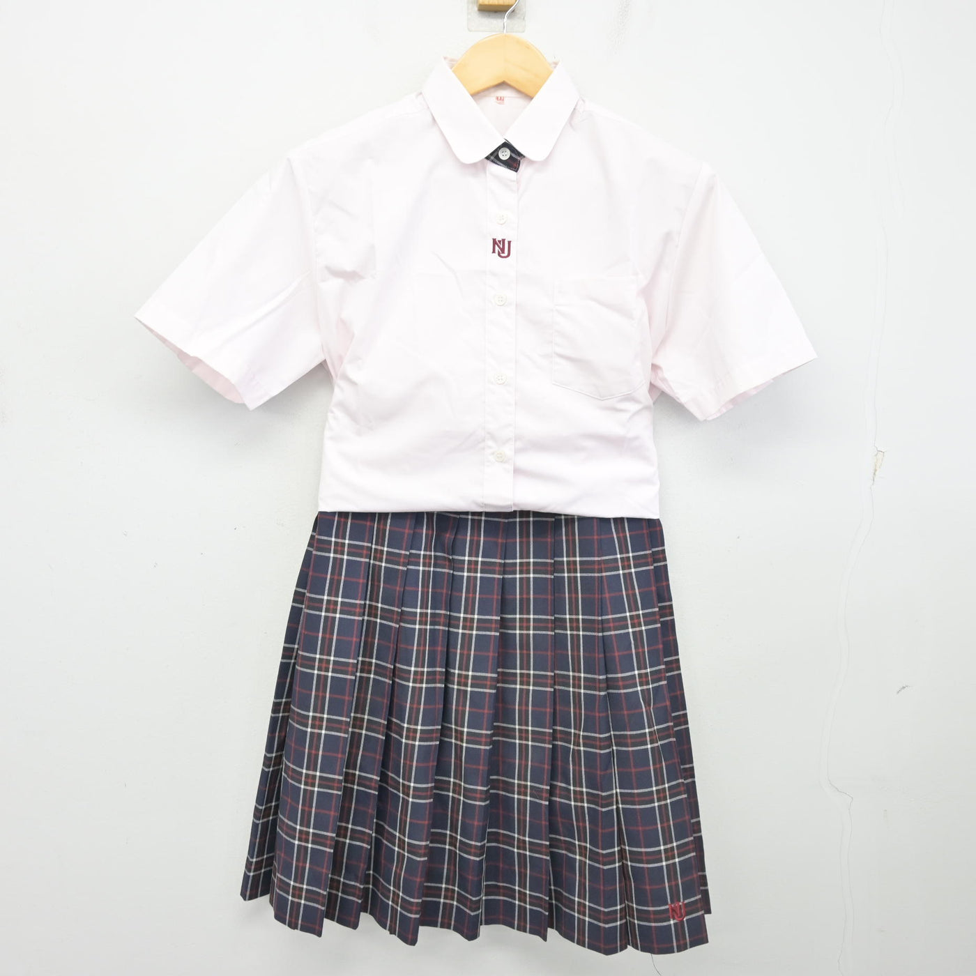 【中古】岐阜県 大垣日本大学高等学校 女子制服 2点 (シャツ・スカート) sf102156