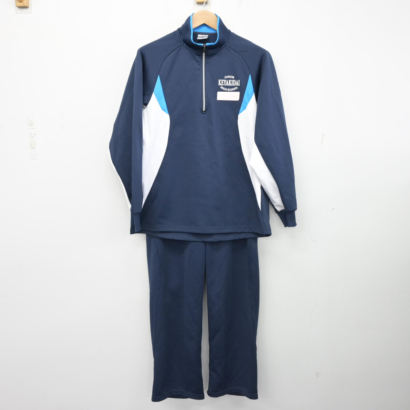 【中古】兵庫県 三田市立けやき台中学校 女子制服 3点 (ジャージ 上・体操服 上・ジャージ 下) sf102240
