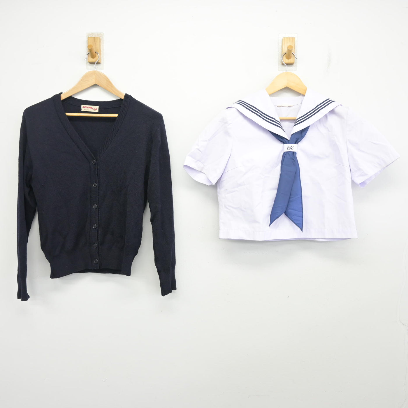 【中古】広島県 尾道北高等学校 女子制服 4点 (ニット・セーラー服・スカート) sf102261