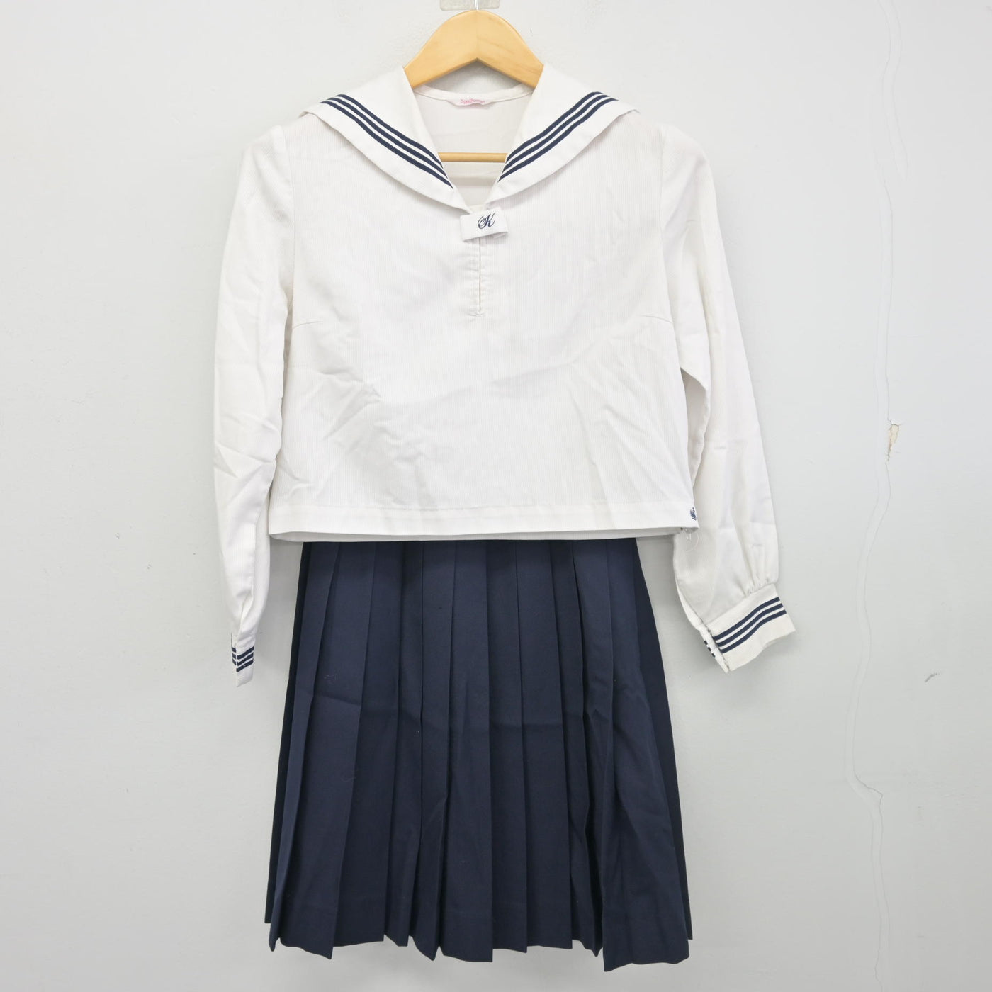 【中古】広島県 尾道北高等学校 女子制服 2点 (セーラー服・スカート) sf102262