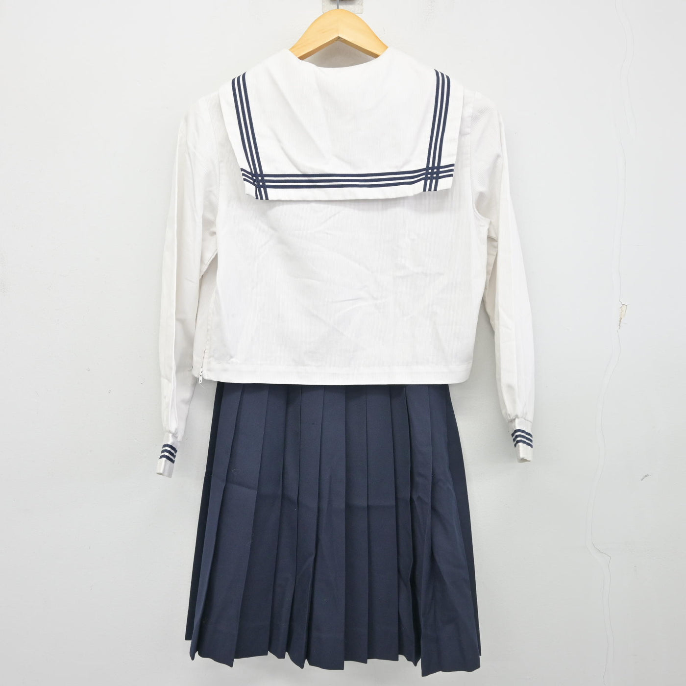 【中古】広島県 尾道北高等学校 女子制服 2点 (セーラー服・スカート) sf102262