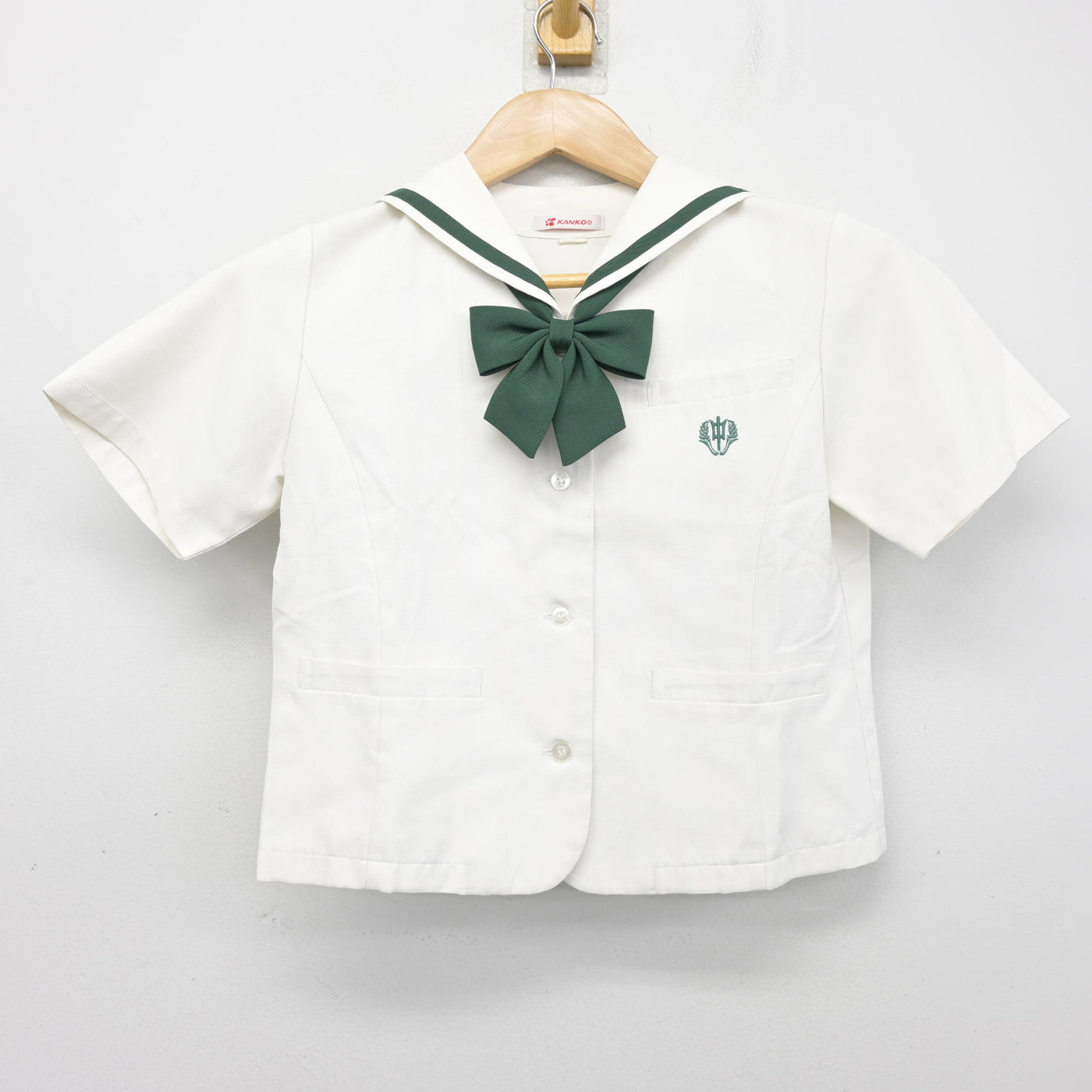 【中古】佐賀県 成穎中学校 女子制服 3点 (ニットベスト・セーラー服) sf102302