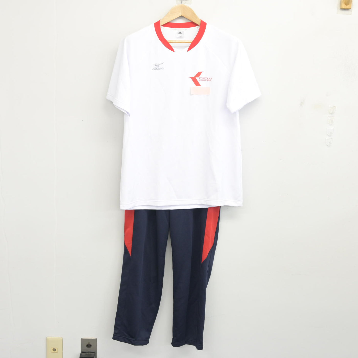 【中古】佐賀県 高志館高等学校 女子制服 3点 (体操服 上・体操服 上・ジャージ 下) sf102331
