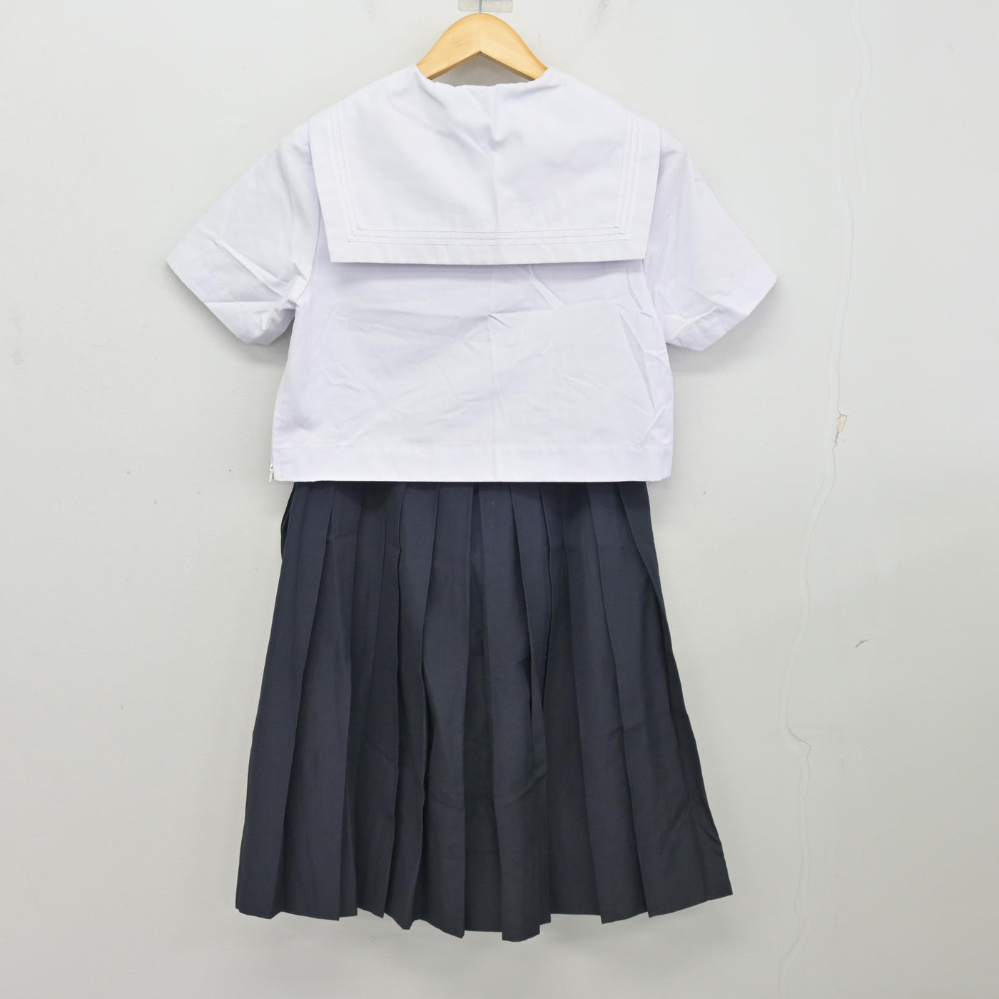 【中古】福岡県 筑紫女学園高等学校 女子制服 3点 (セーラー服・スカート) sf102334