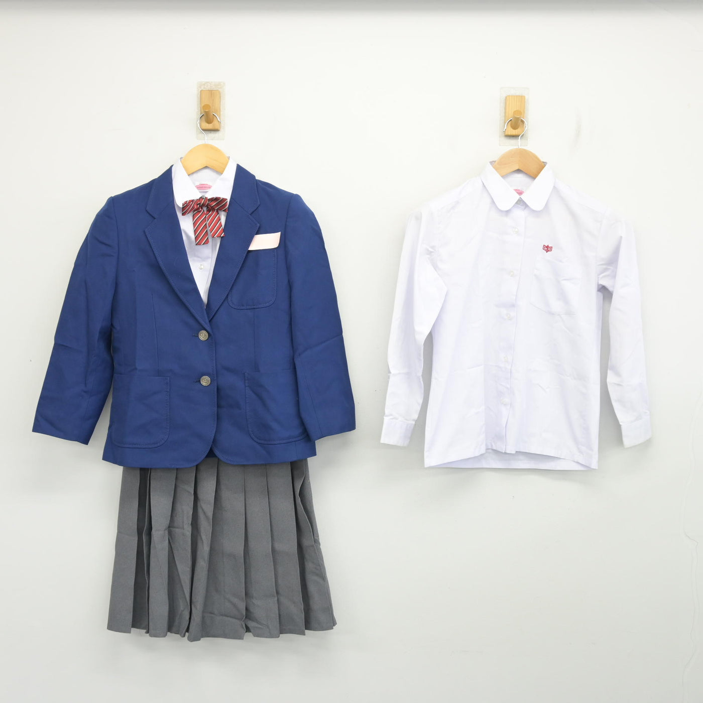 【中古】福岡県 志摩中学校 女子制服 5点 (ブレザー・シャツ・スカート) sf102337