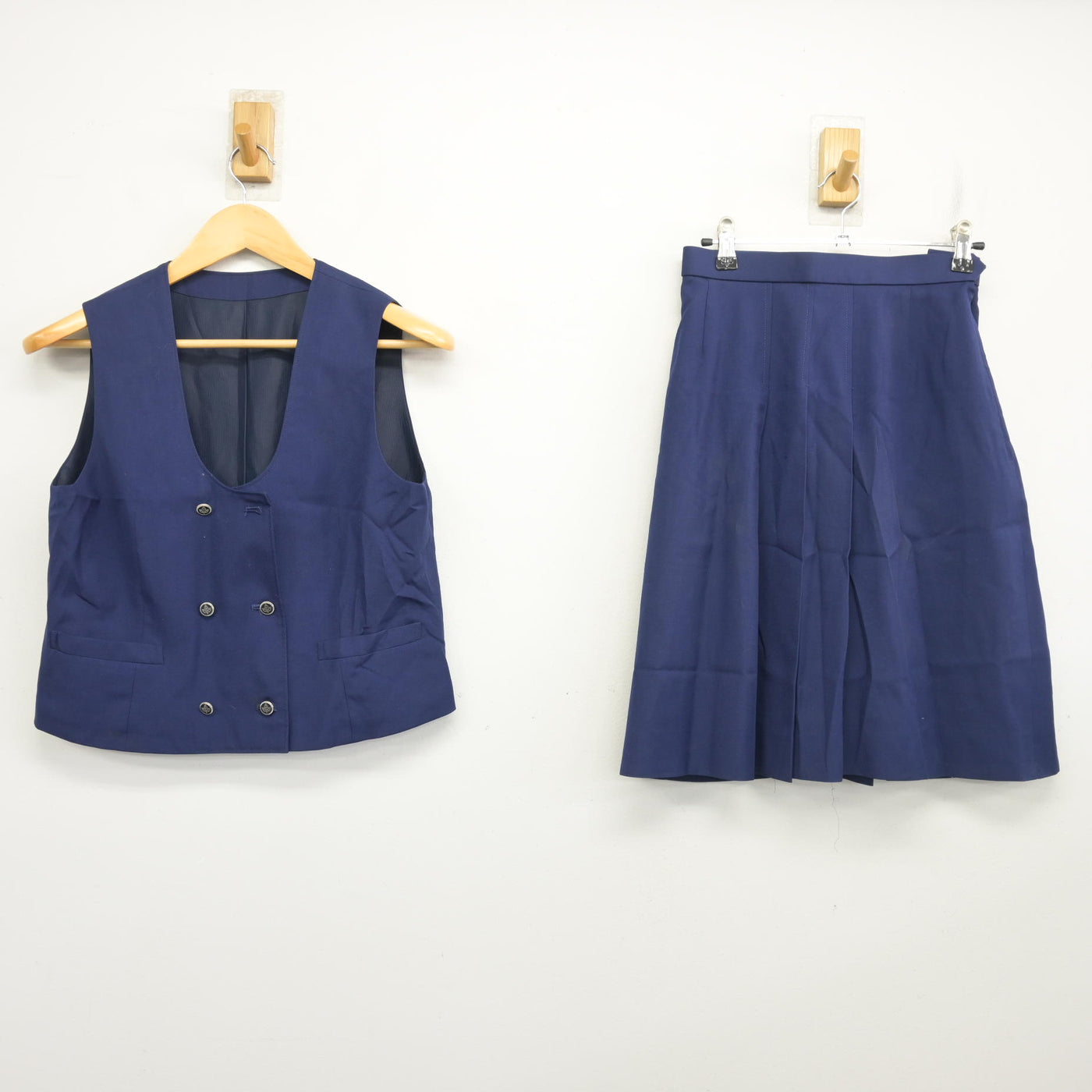 【中古】埼玉県 狭山経済高等学校 女子制服 2点 (ベスト・スカート) sf102355