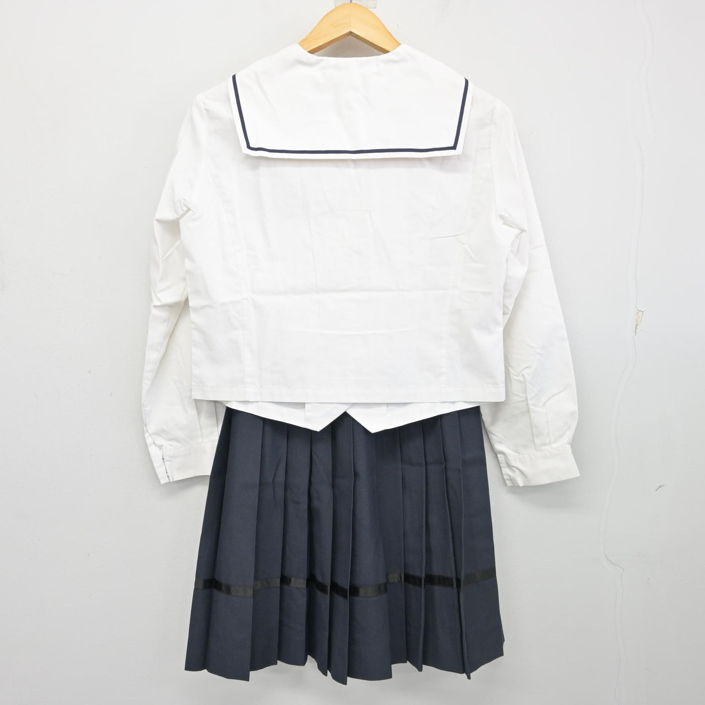 【中古】岐阜県 加納高等学校 女子制服 3点 (セーラー服・スカート) sf102366