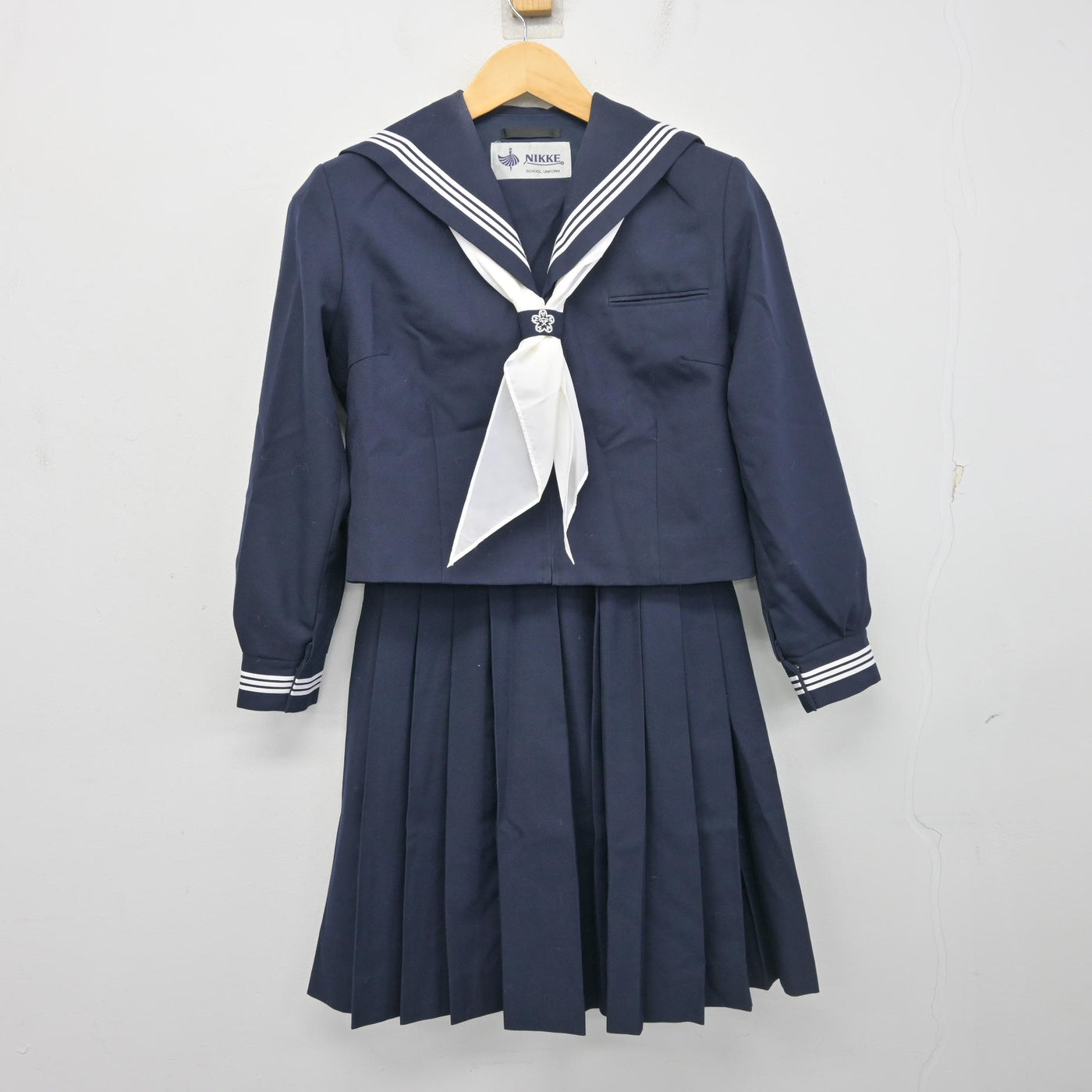 【中古】埼玉県 安行中学校 女子制服 3点 (セーラー服・スカート) sf102397