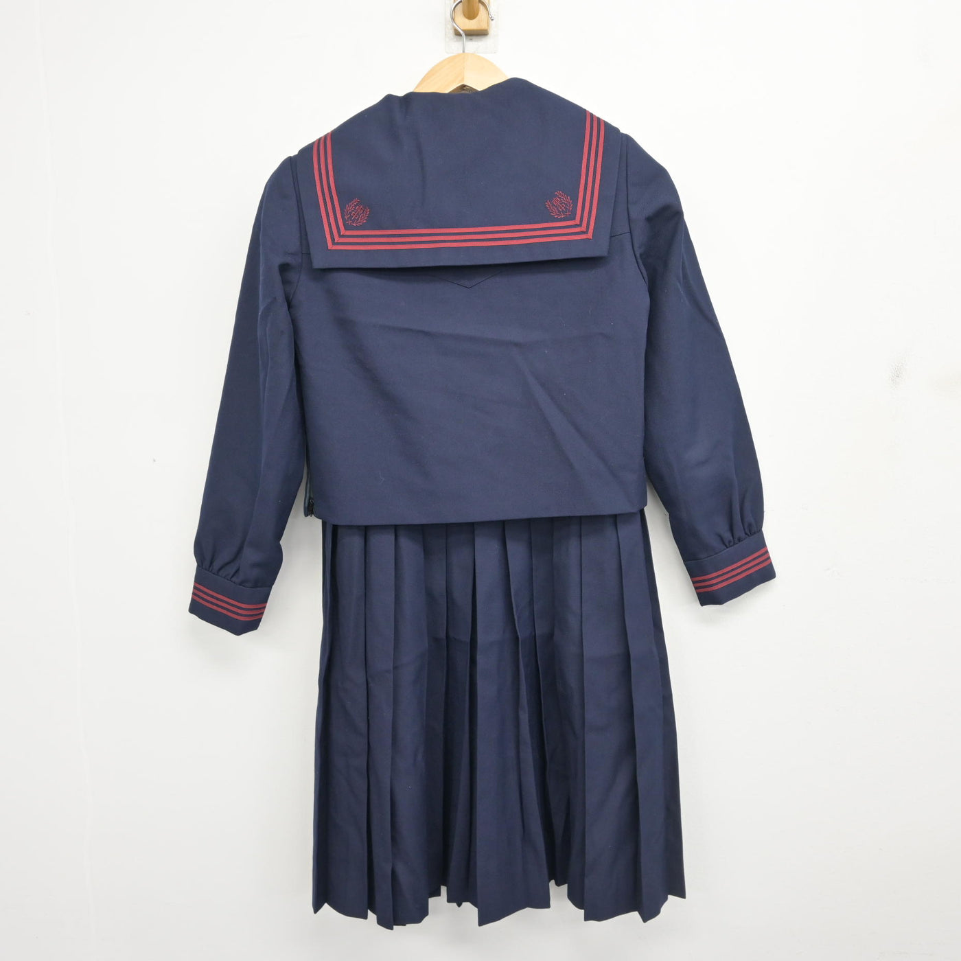 【中古】東京都 東田中学校 女子制服 4点 (セーラー服・ジャンパースカート・スカート) sf102431